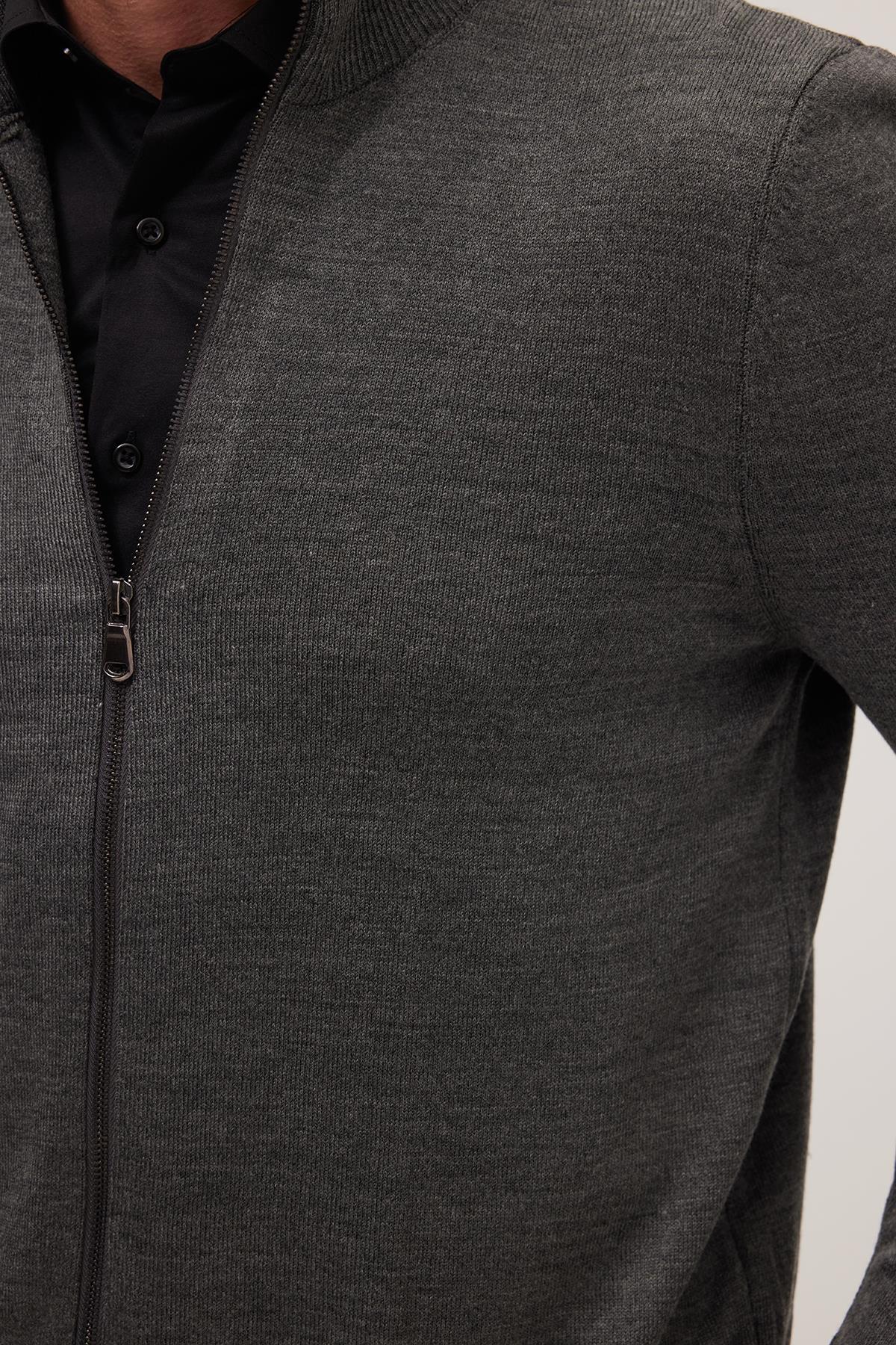 Tudors  Erkek Slim Fit Dar Kesim Gri Dik Yaka Fermuarlı Düz Hırka - Görsel 3