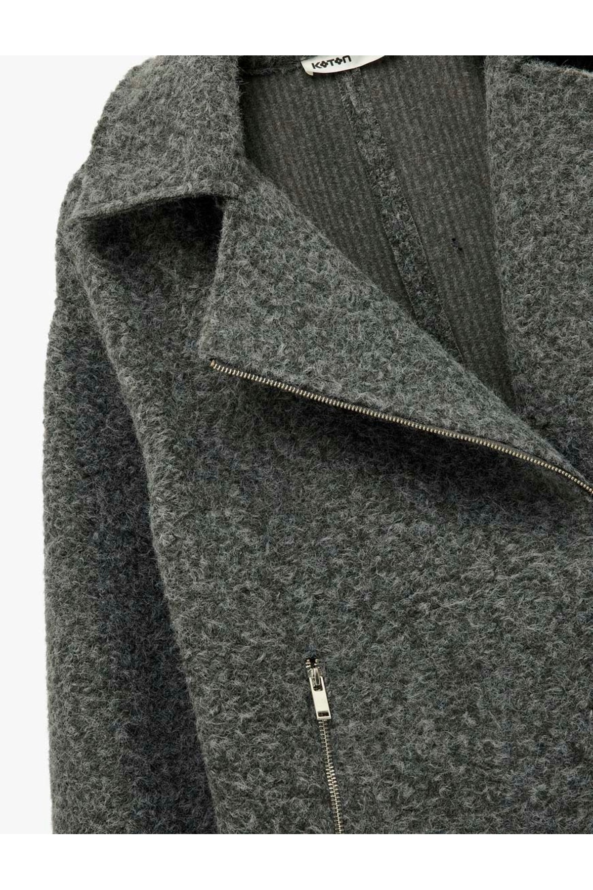 Koton  Uzun Kollu Cepli Fermuar Detaylı Kısa Buklet Kaban - Görsel 3