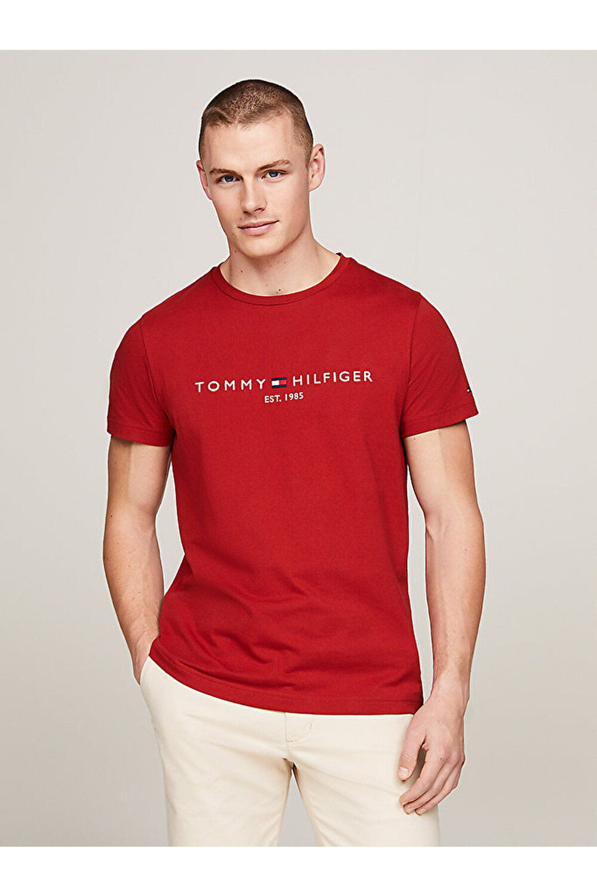 تیشرتمردانهTommy Hilfigerقرمز