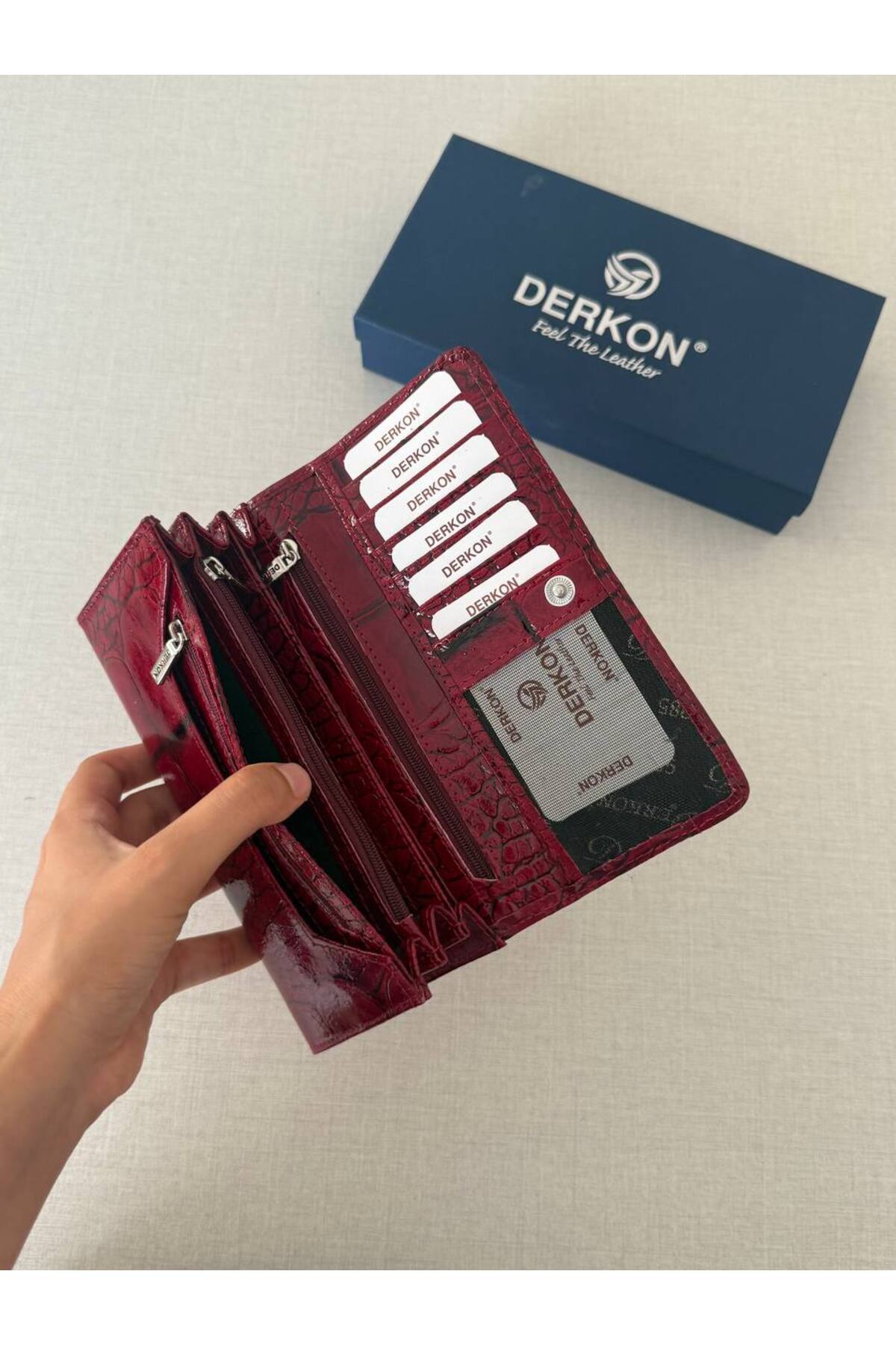 Derkon  Timsah Desenli Kullanışlı Hakiki Deri Kadın Cüzdanı Bordo - Görsel 5