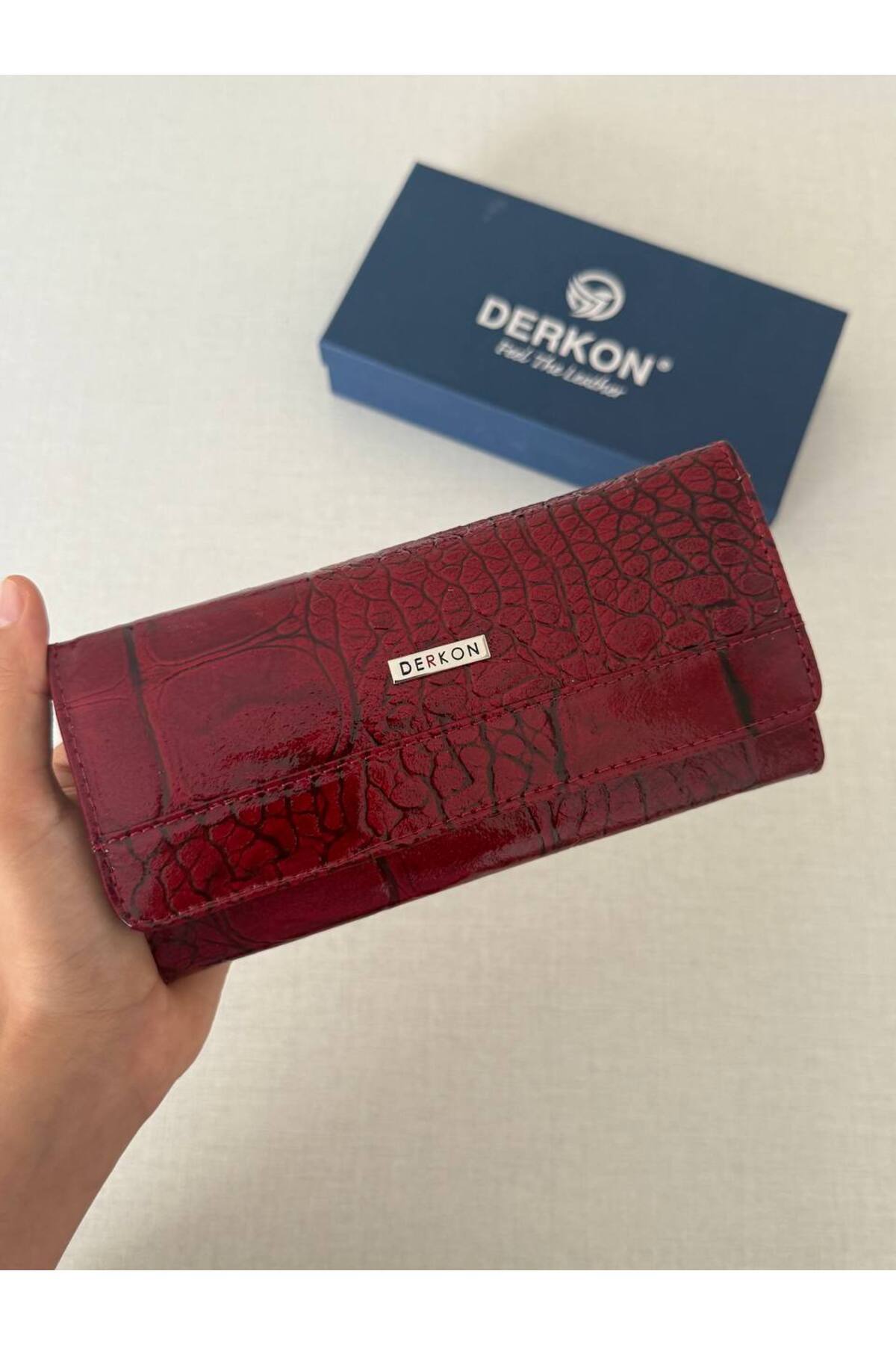 Derkon  Timsah Desenli Kullanışlı Hakiki Deri Kadın Cüzdanı Bordo