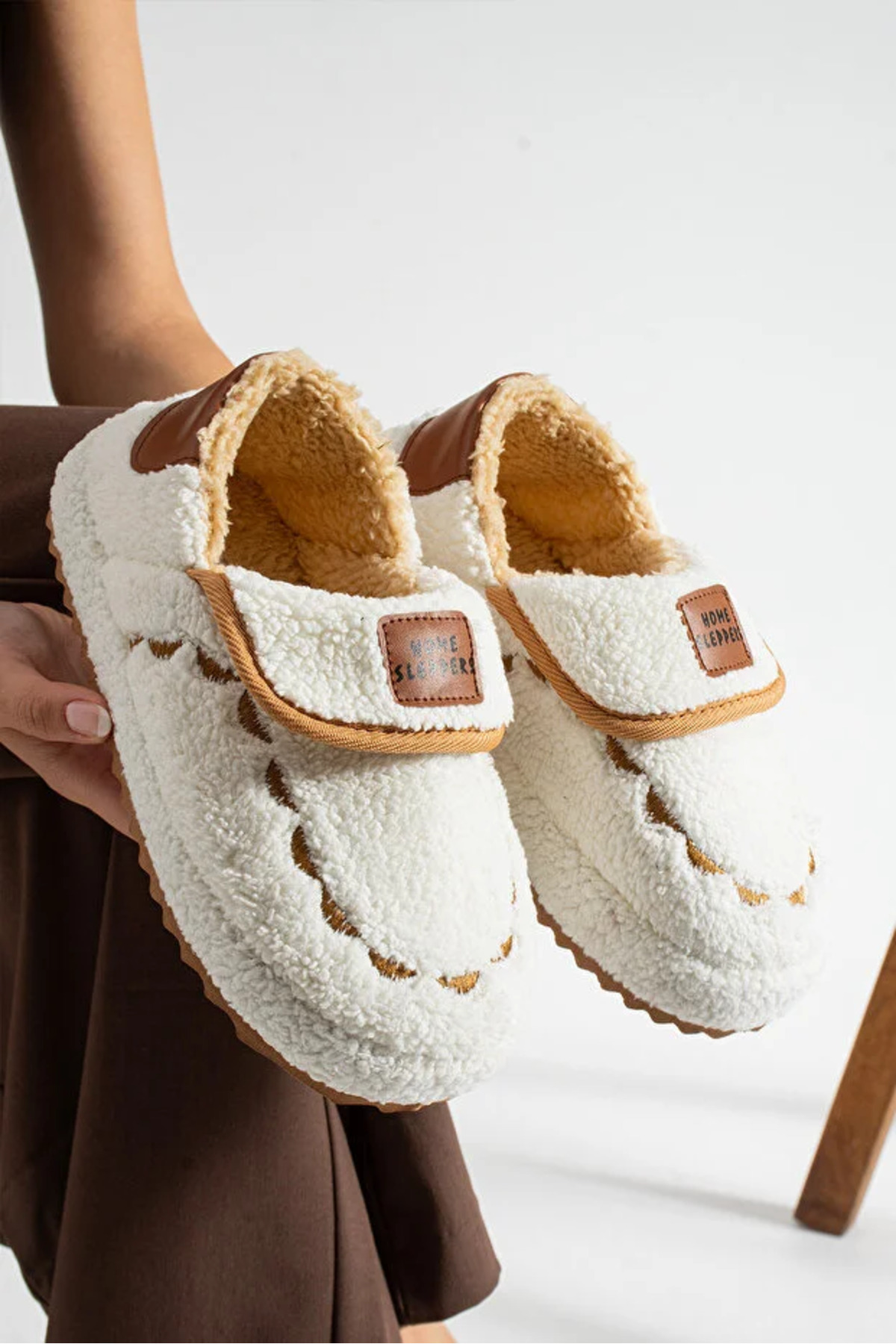 Behtah Kundura Yeni Sezon İçi Tüylü Kadın Pofuduk Panduf Ev Botu Ev Ayakkabısı Ses Yapmaz Taban