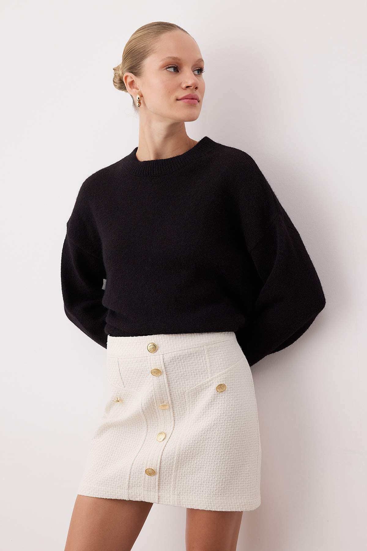 Trendyolmilla  Ekru Düğmeli Tüvit Dokuma Mini Etek TWOAW26ET00098 - Görsel 3