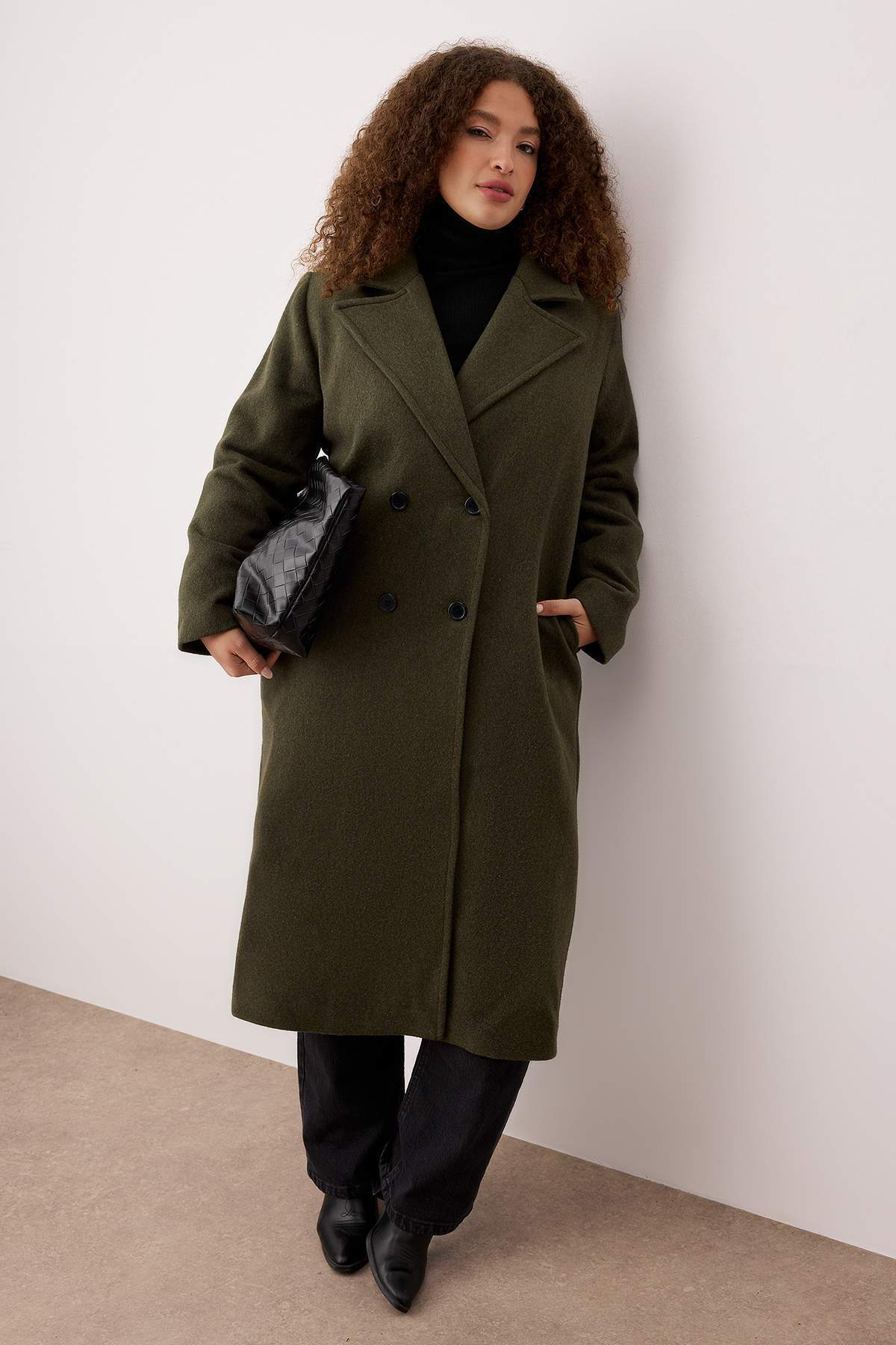 Trendyol Curve Khaki Oversize Plus Size Płaszcz TBBAW23KB00002