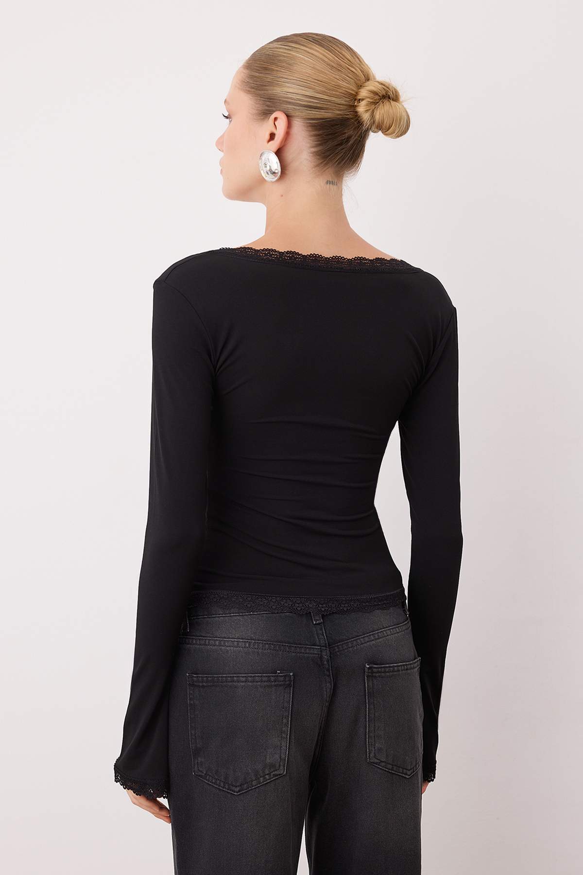 Trendyolmilla  Siyah Dantel Detaylı Kare Yaka Örme Party Bluz TPRAW26BZ00045 - Görsel 4