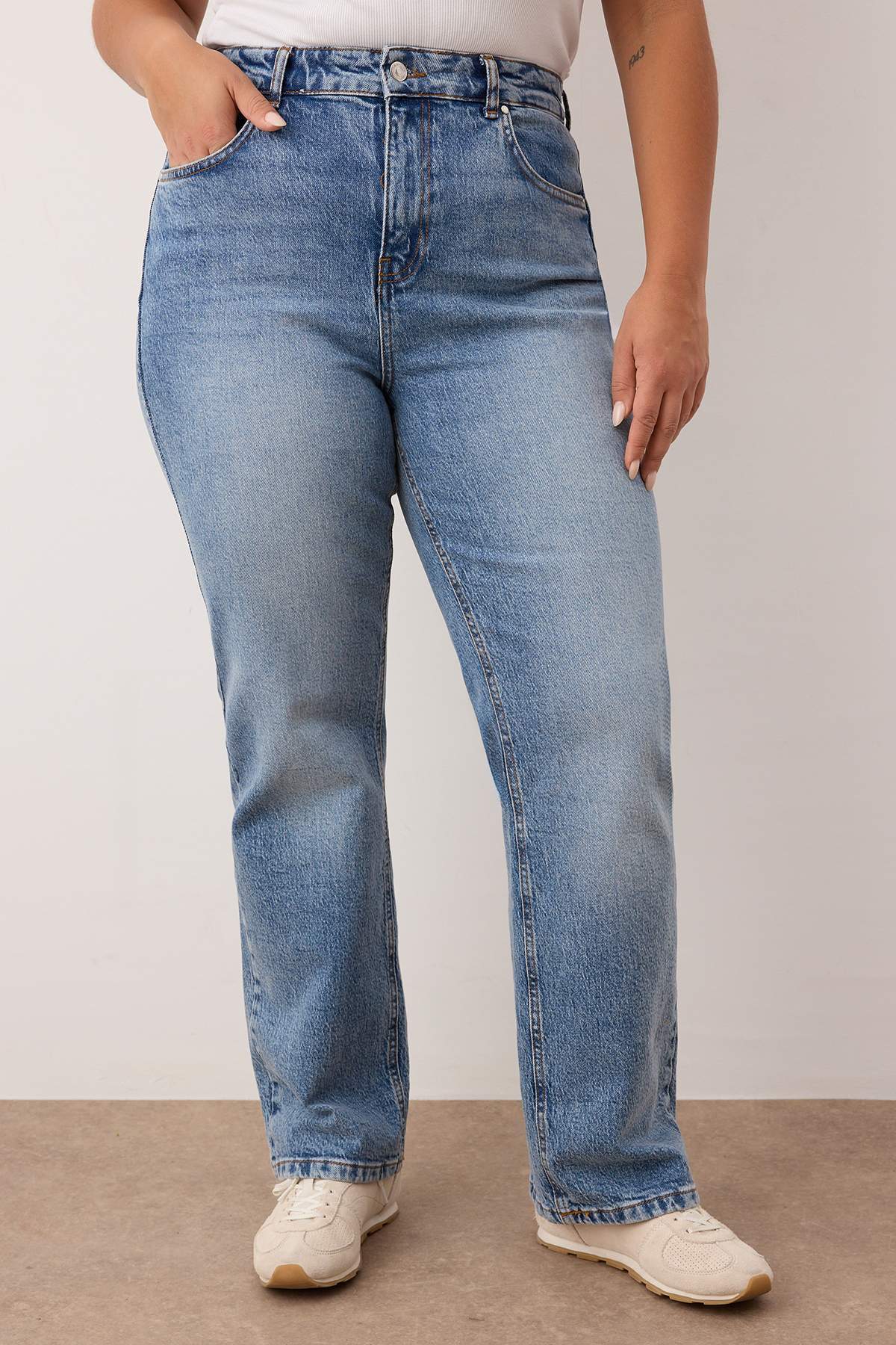 Trendyolmilla  More Sustainable Mavi Yüksek Bel Comfort/Orta Esnek Straight Fit Büyük Beden Jeans TBBAW24CJ00045 - Görsel 3
