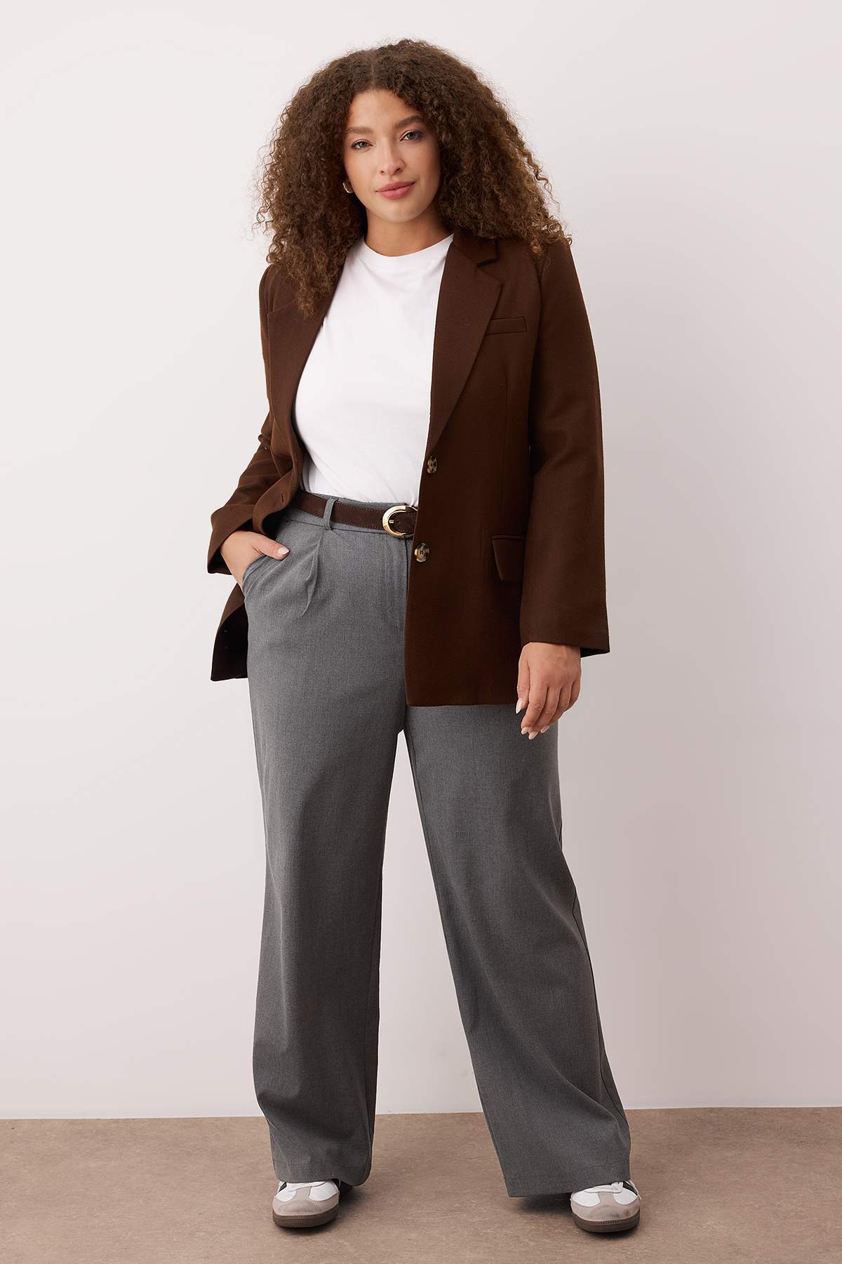 Trendyolmilla  Gri Lastik Belli Wide Leg Büyük Beden Dokuma Pantolon TBBAW26AR00019