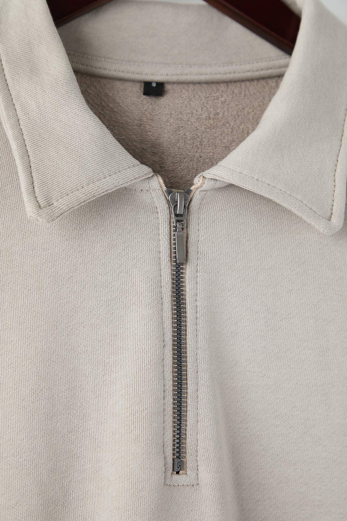 Trendyolmilla  Gri Yeni Oversize/Geniş Kesim Fermuarlı Gömlek Yaka İçi Şardonsuz Sweatshirt TMNAW26SW00013 - Görsel 6