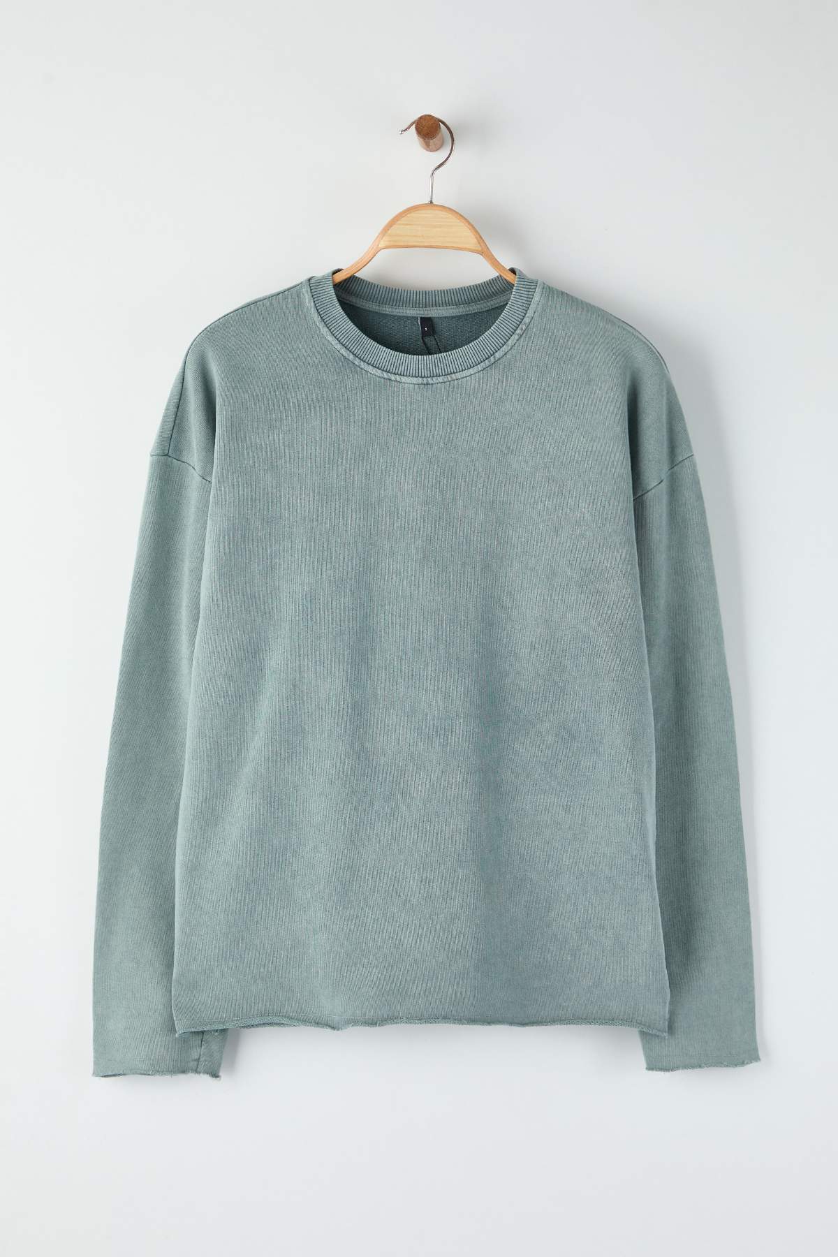 Trendyolmilla  Açık Mavi Yeni Oversize/Geniş Kesim Eskitme/Soluk Efekt Kalın Sweatshirt TMNAW26SW00022 - Görsel 5