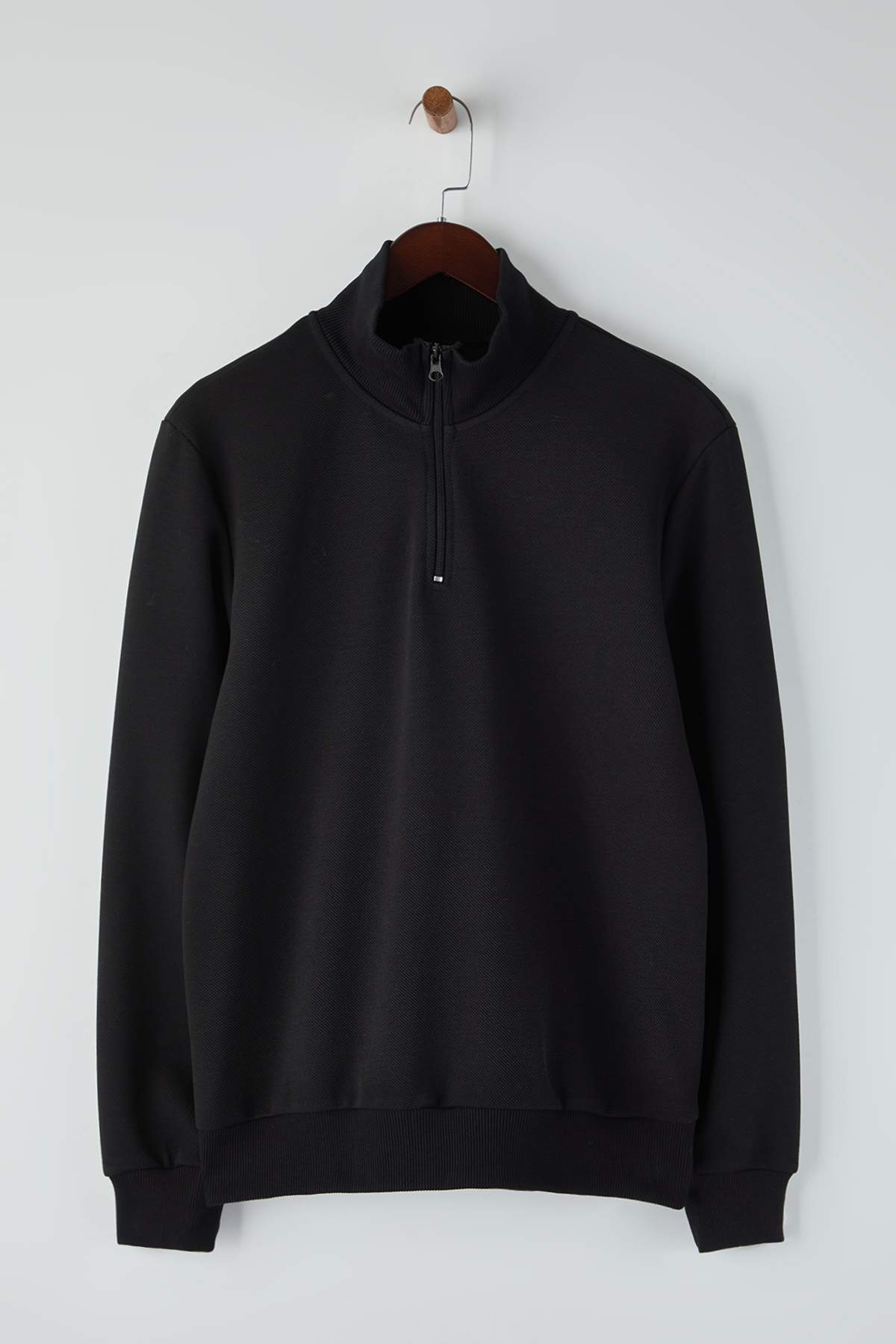 Trendyolmilla  Siyah Regular/Normal Kesim Kalın Dik Yaka Sweatshirt TMNAW26SW00025 - Görsel 5