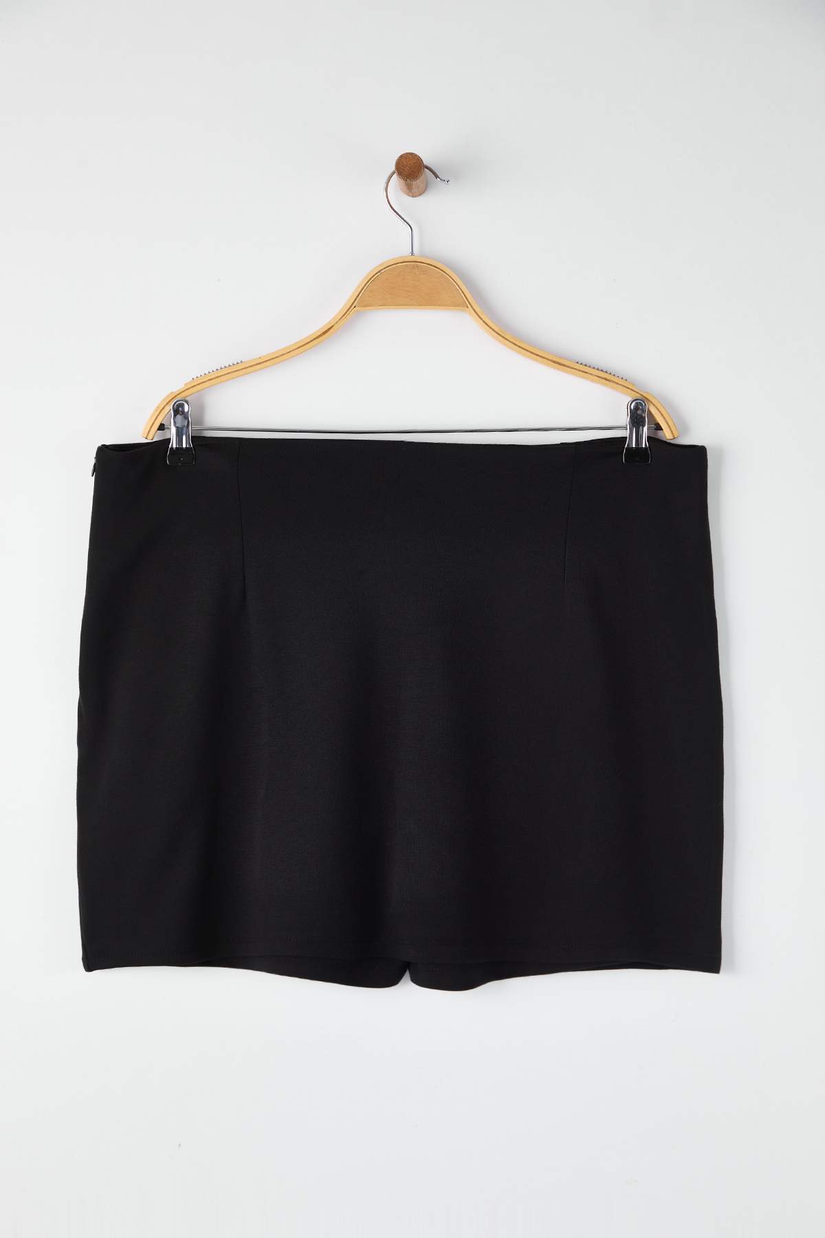 Trendyolmilla  Siyah Kısa Örme Büyük Beden Şort Etek TBBAW26AZ00038 - Görsel 6