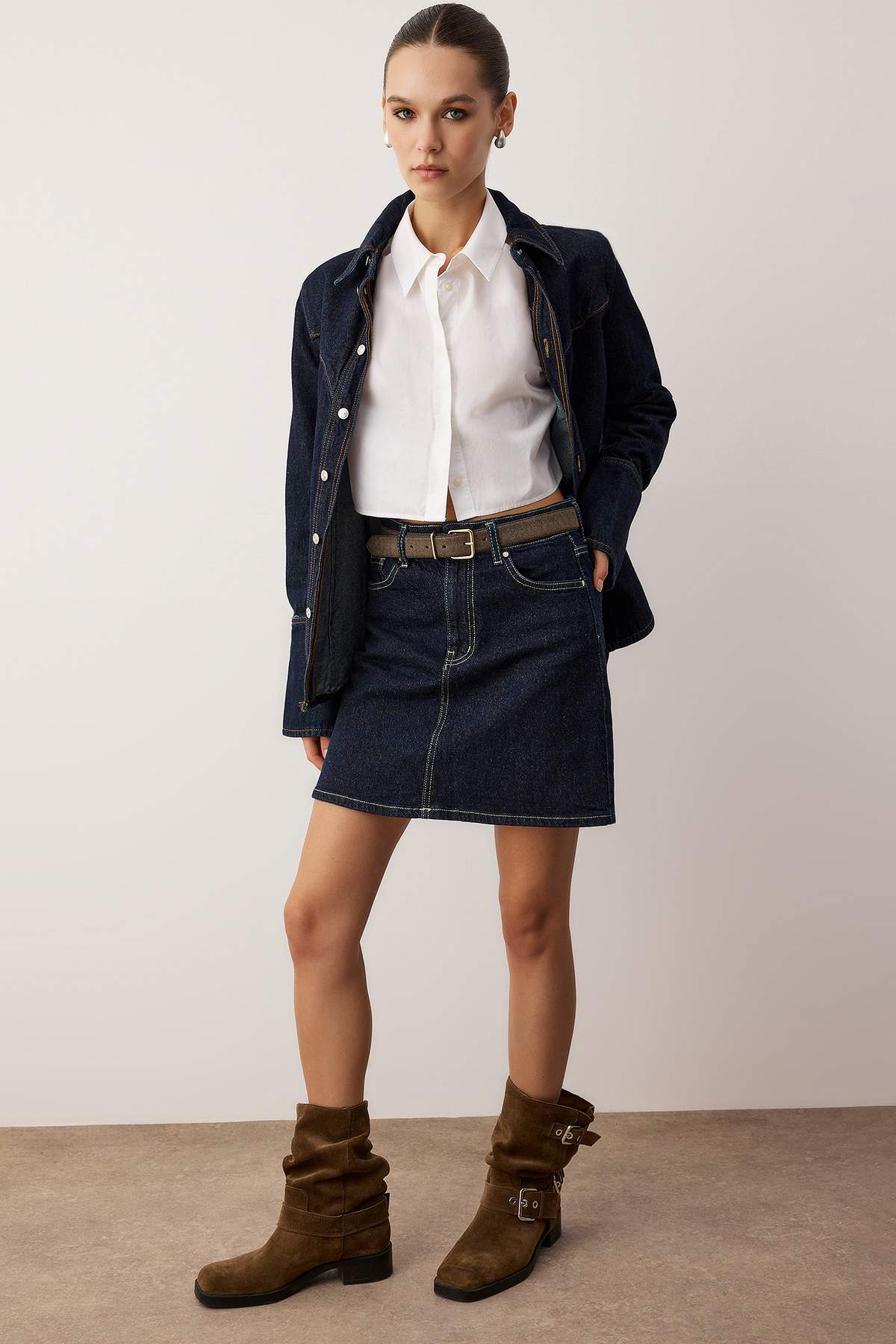 Trendyolmilla  Koyu Mavi Mini Basic Comfort/Esnek Denim Etek TWOAW26ET00124 - Görsel 2