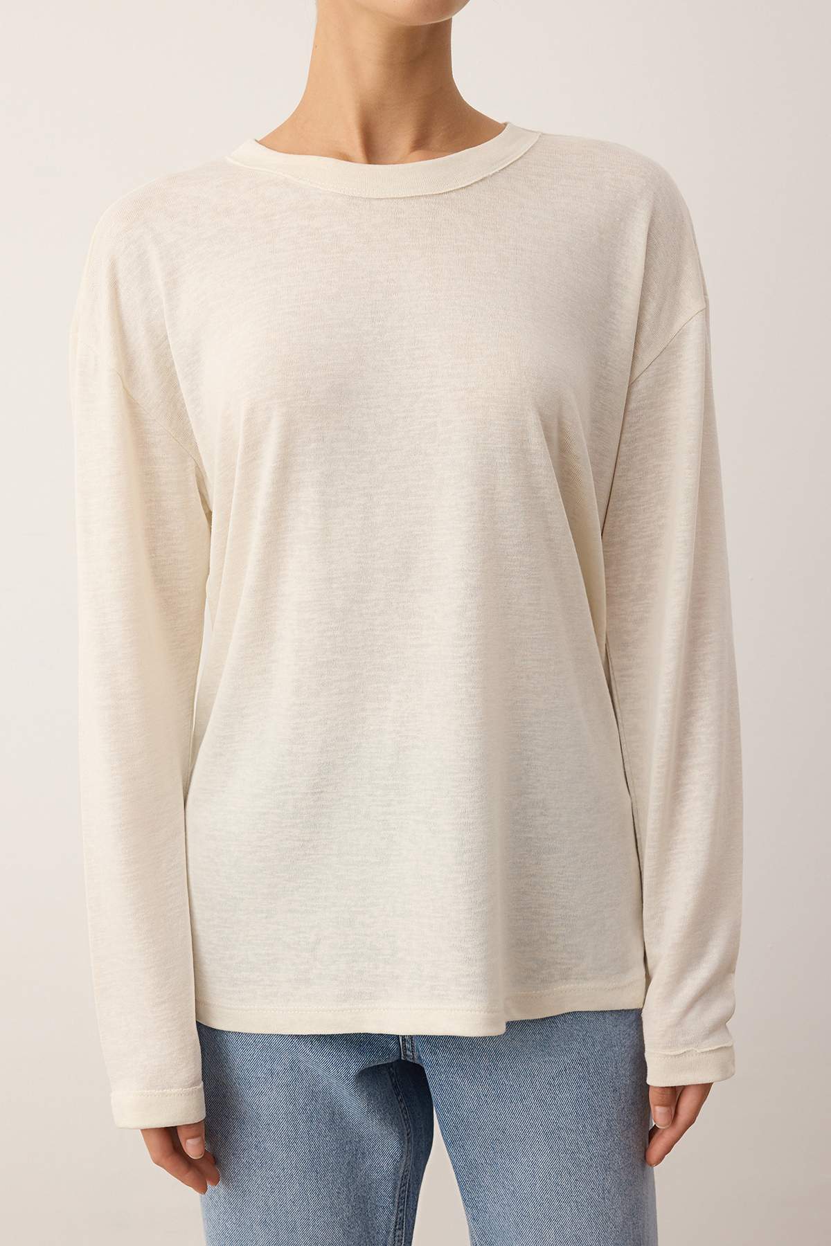 Trendyolmilla  Wardrobe Essentials – Ekru Bisiklet Yaka Örme T-shirt | TWOAW26TS00010 - Görsel 3