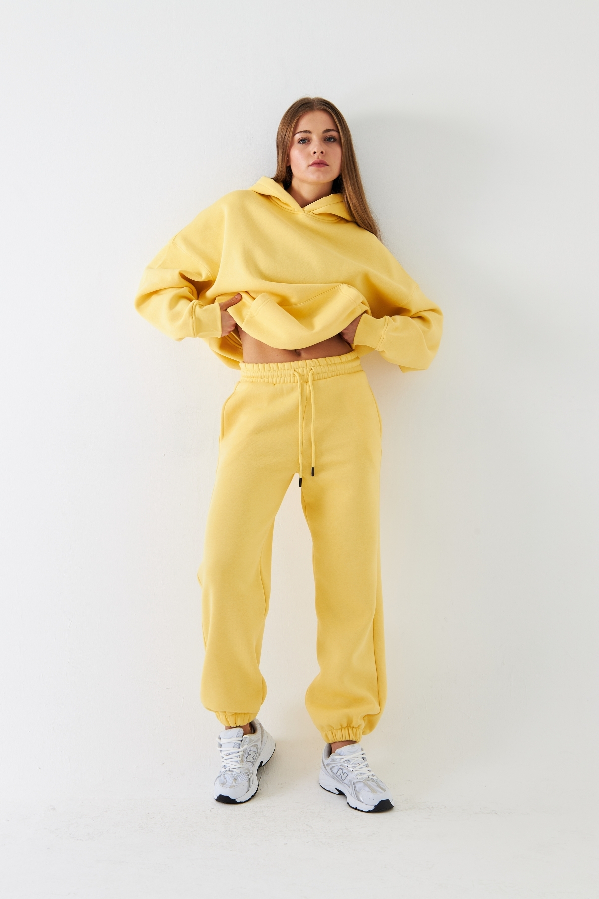 Oversize Unisex Eşofman Takımı Sarı – Basic, 3 İplik Şardonlu Polar; Kapüşonlu Üst, Lastikli Alt — زرد PRA-13092179-844078 — تصویر 7 از 9