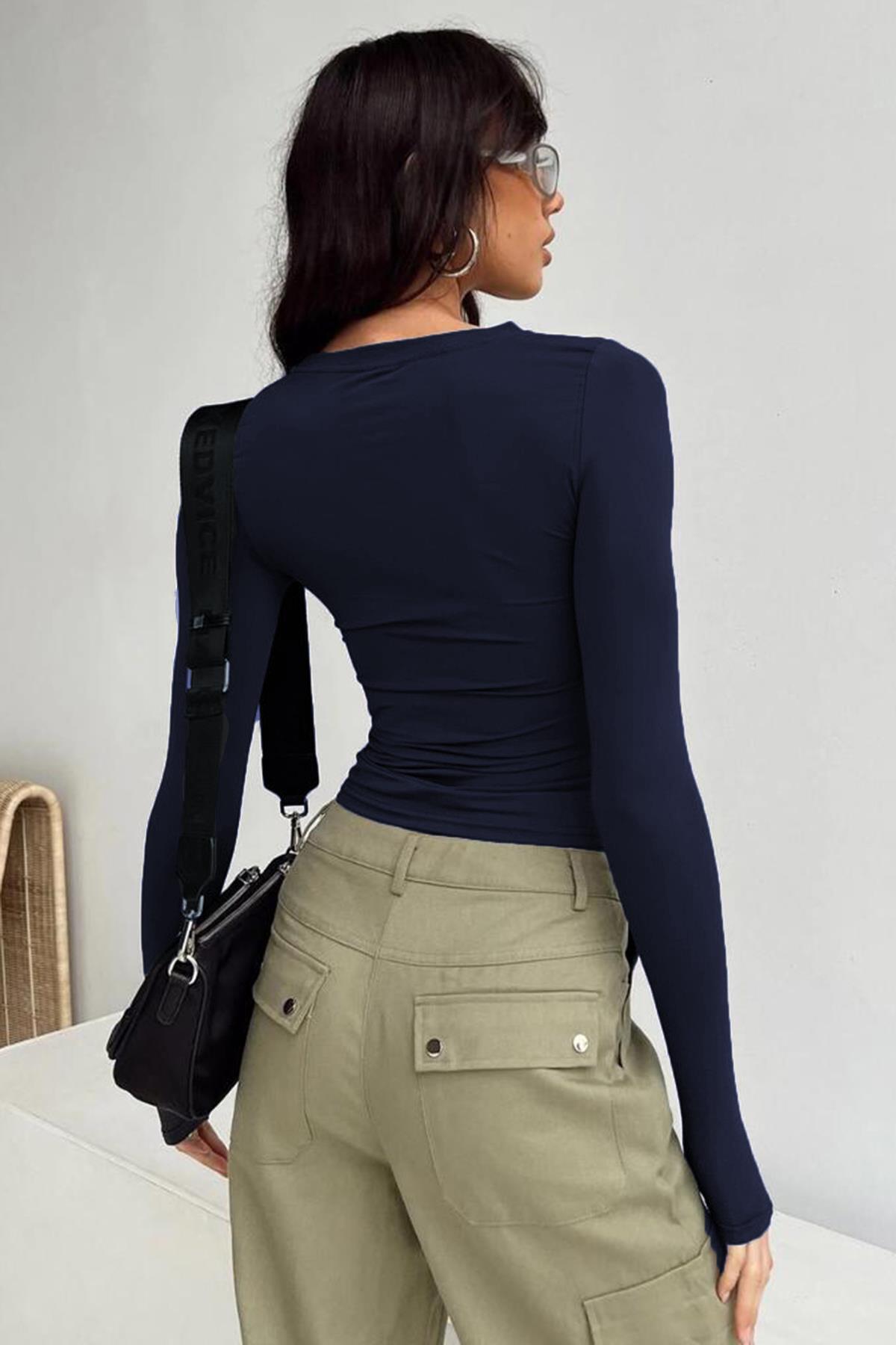 Madmext Granatowa bluza z długim rękawem i golfem MG1701