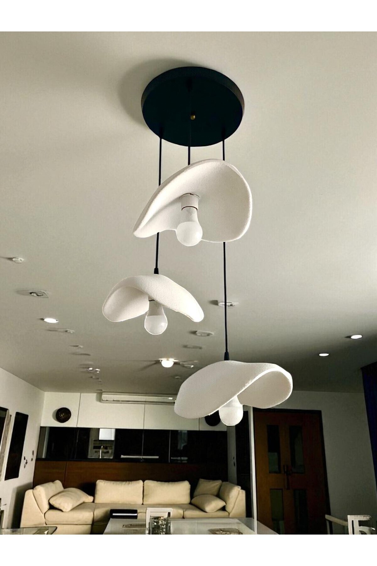 Dekoratif Asimetrik 3’lü Avize – LED Uyumlu Modern Beyaz Sarkıt Aydınlatma