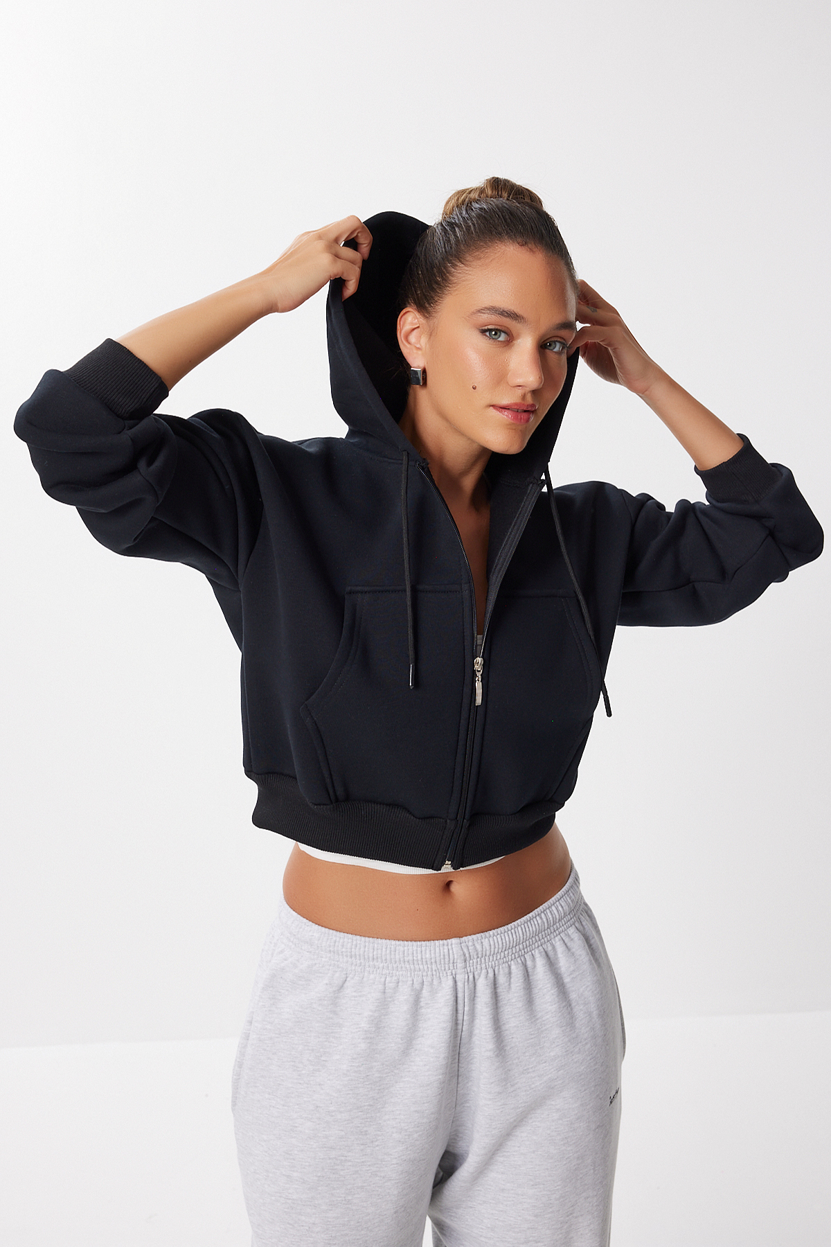Lovelyİstanbul  Fermuarlı Kapüşonlu Şardonlu Örme Crop Sweatshirt LEN0036 SİYAH - Görsel 4