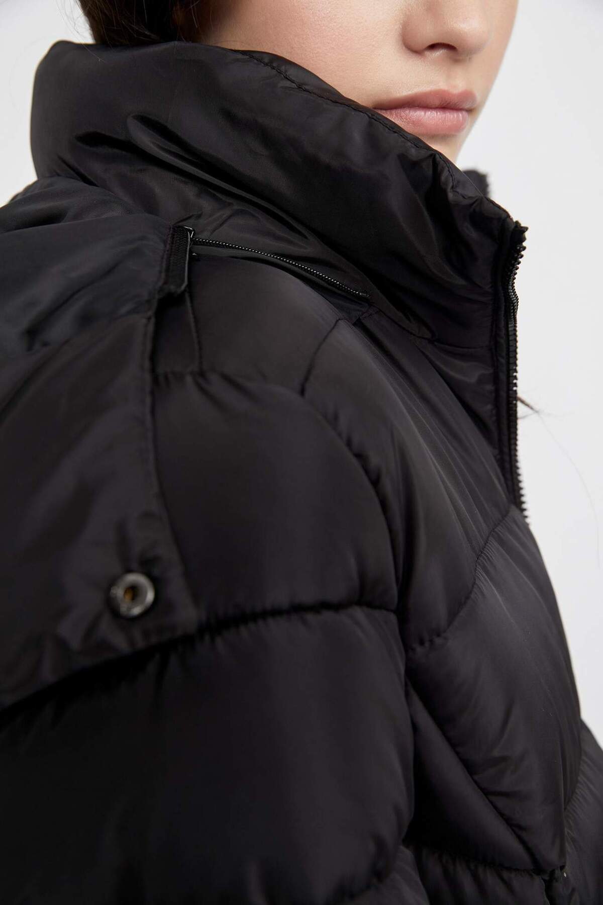 Defacto  Puffer Şişme Uzun Mont Parka Su Geçirmez Regular Kalıp Çıkarılabilir Kapüşonlu A1315AX24WN - Görsel 8