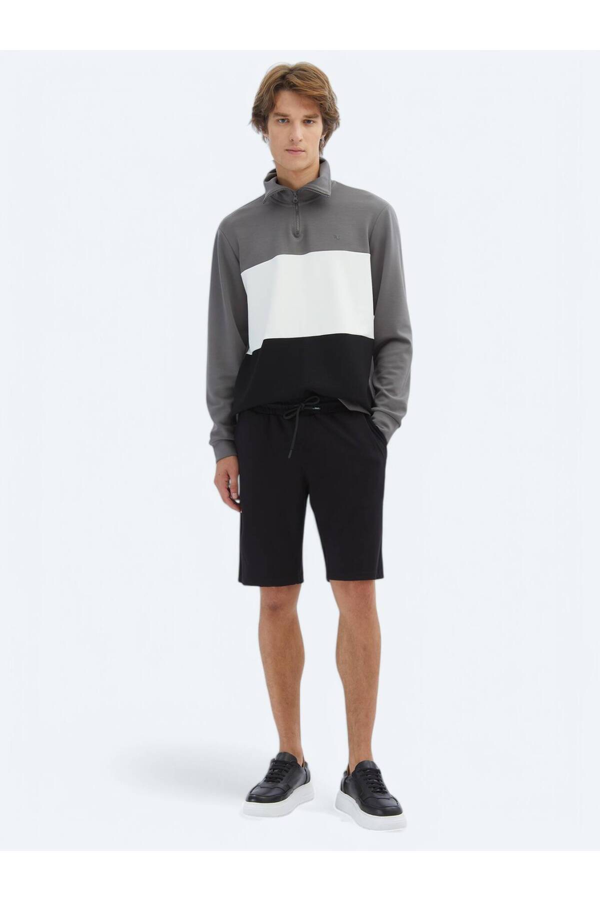 شلوارک ورزشی برمودا طرح دار مشکی ساده و مناسب دویدن Kip