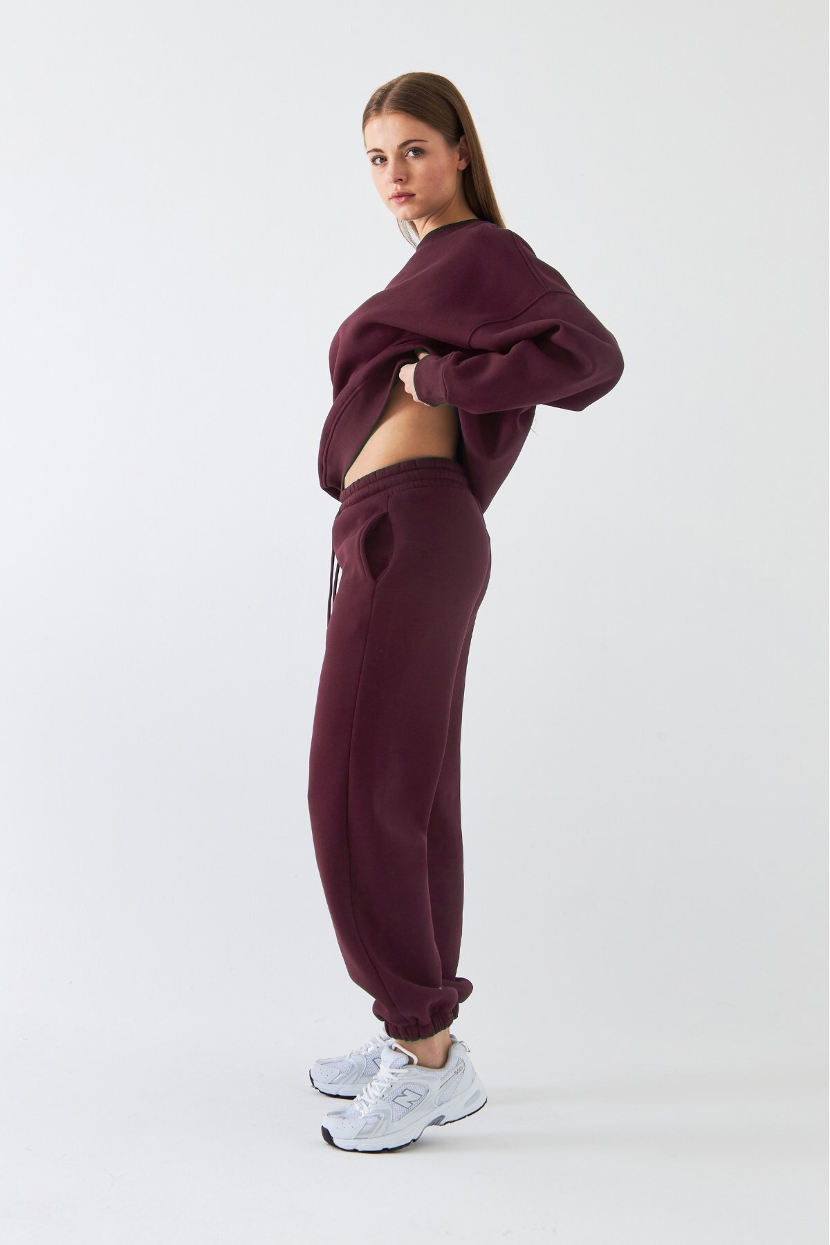 Unisex Oversize Eşofman Takımı Basic Bordo – Bisiklet Yaka, Lastikli Paça, 3 İplik Şardonlu Polar — زرشکی PRA-13127319-730712 — تصویر 4 از 8