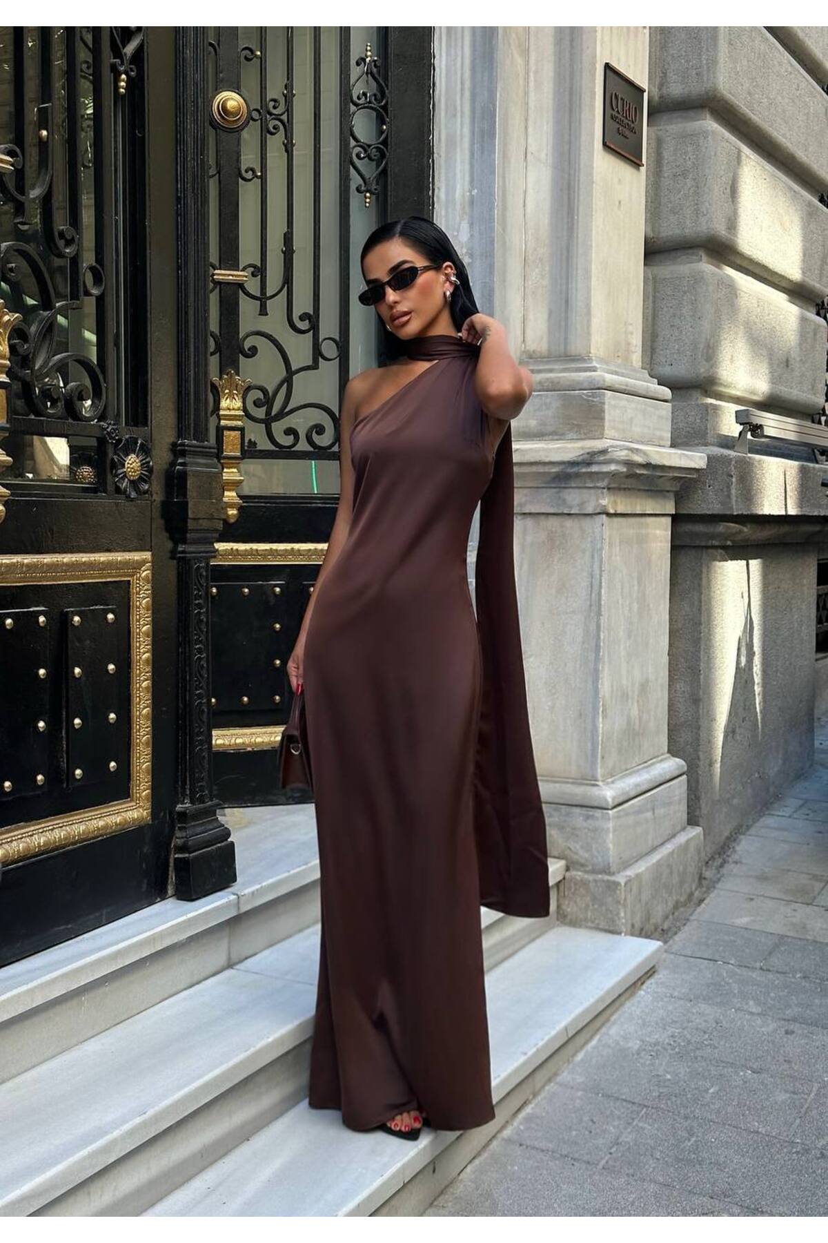 Bak'ap  Premium Trend Şık Fular Detaylı Saten Uzun Elbise