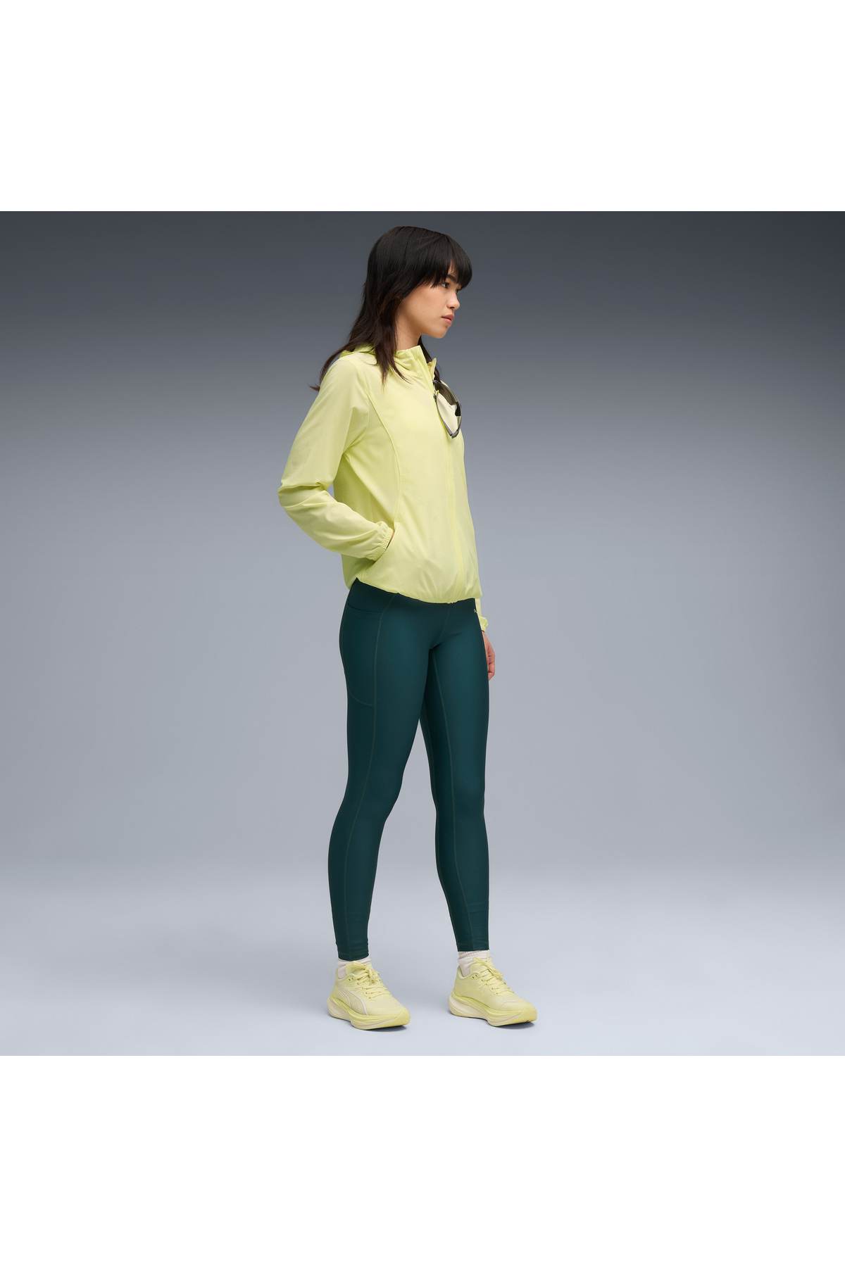 Puma Run Velocity Woven Kadın Sarı Koşu Ceketi görsel 3