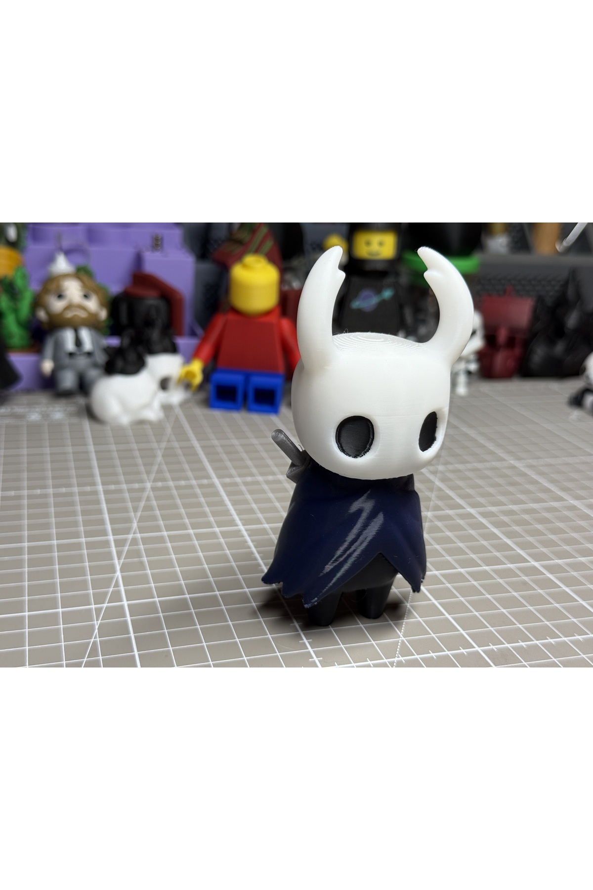 Hollow Knight Nail Taşıyıcısı Figürü – 3D Baskı Koleksiyon ve Dekoratif Biblo (13 cm)