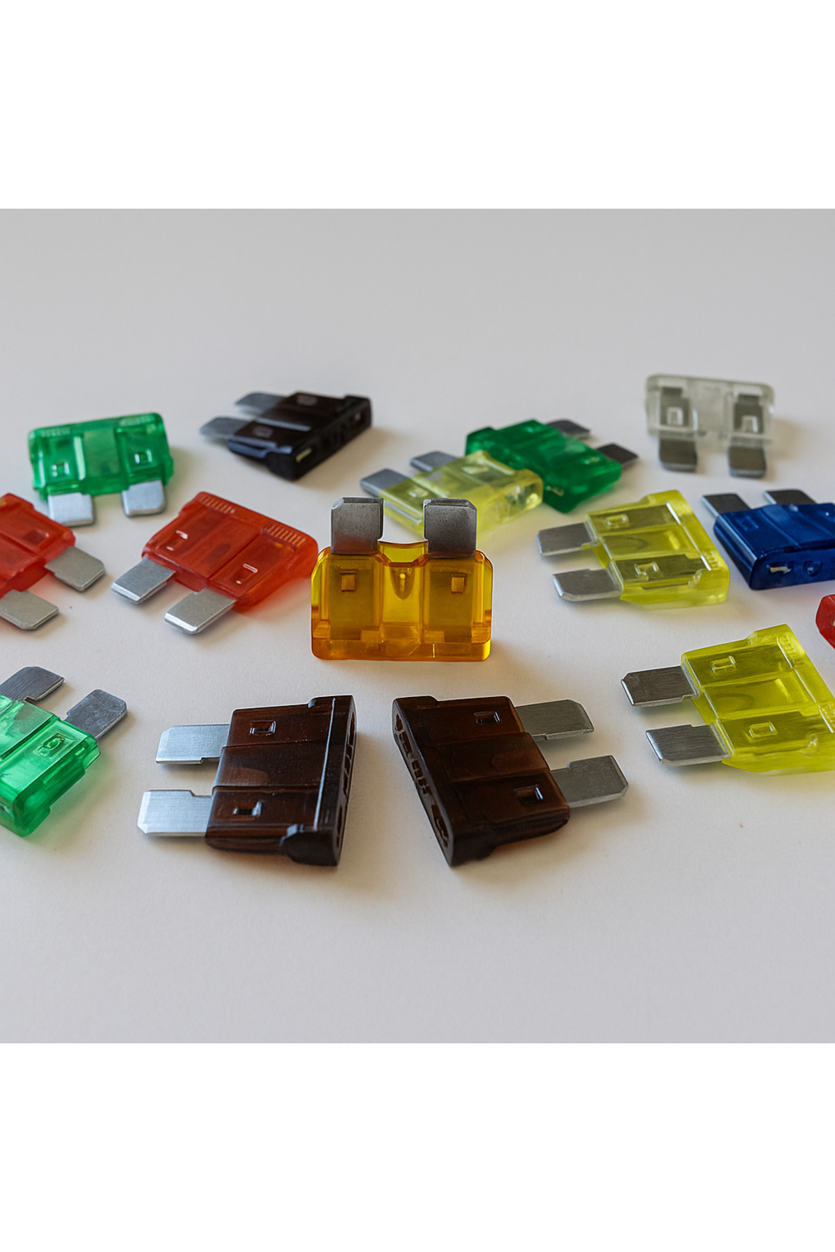 Marka Bıçak Sigorta Seti 50 ' Lik Kutu 10'ar Adet 10.15.20.25.30 Amper