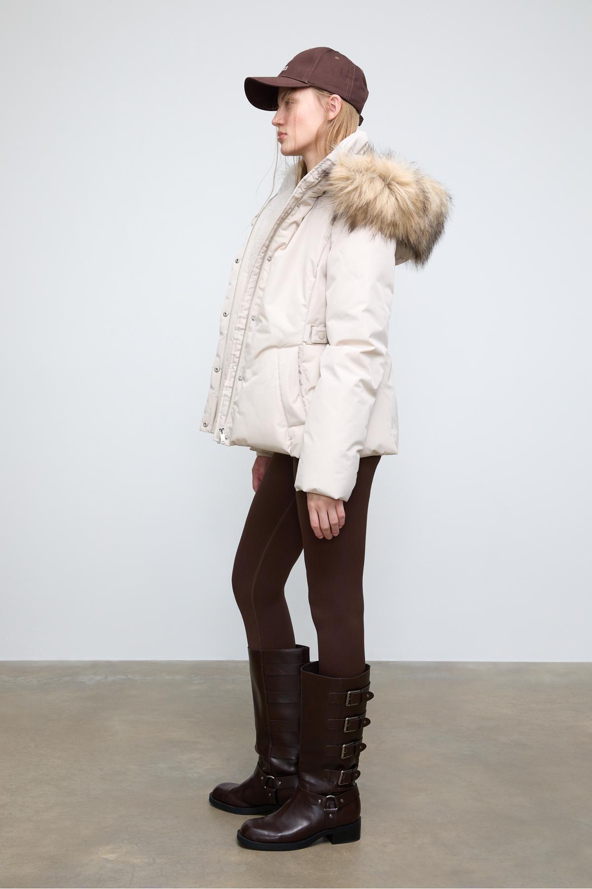 استرادیواریوس کاپشن پفی کلاه‌دار