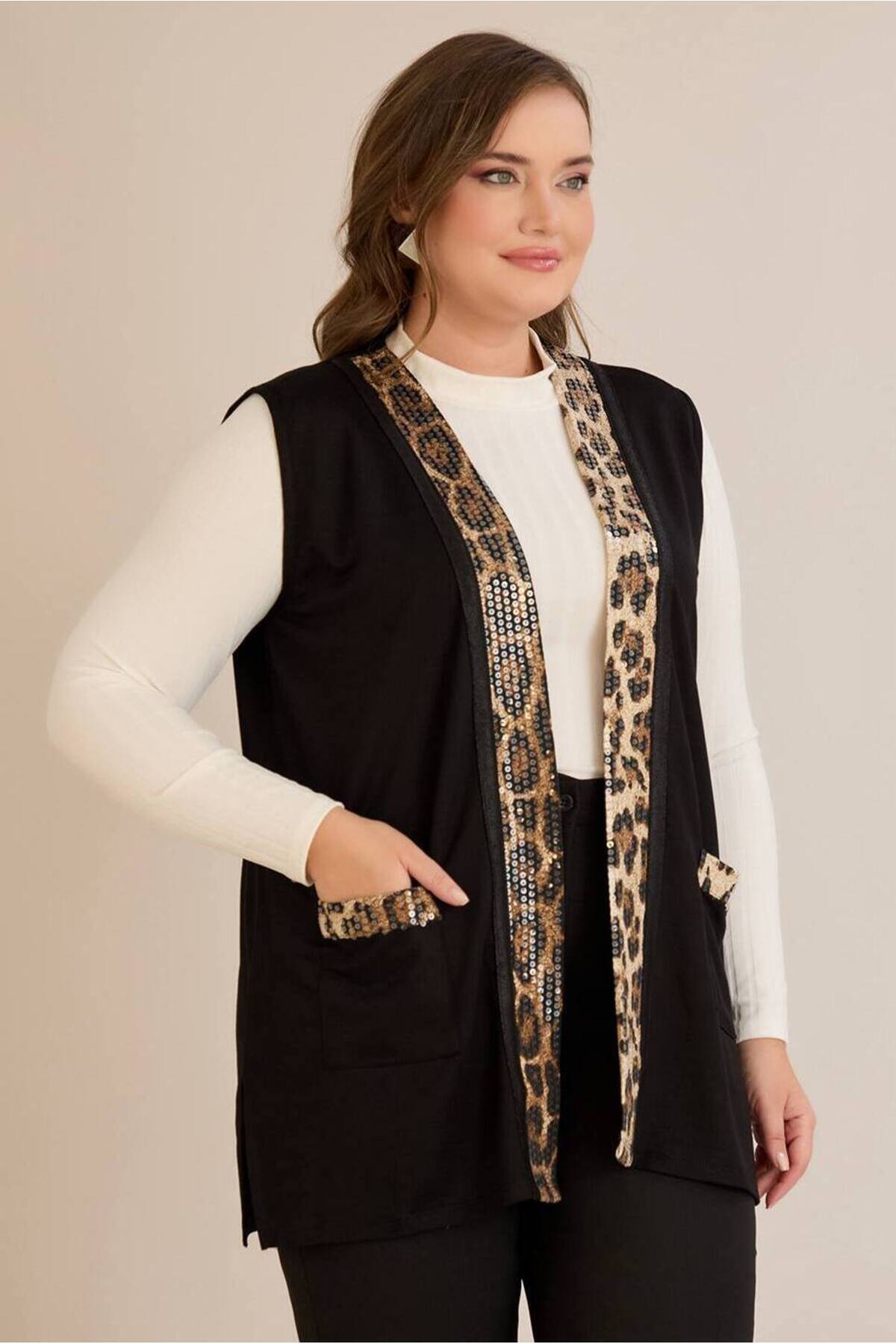 FOR ESRA BIG TREND Kadın Büyük Beden Pullu Leopar Şerit Detay Yan Yırtmaç Cepli Esnek Viskon Yelek