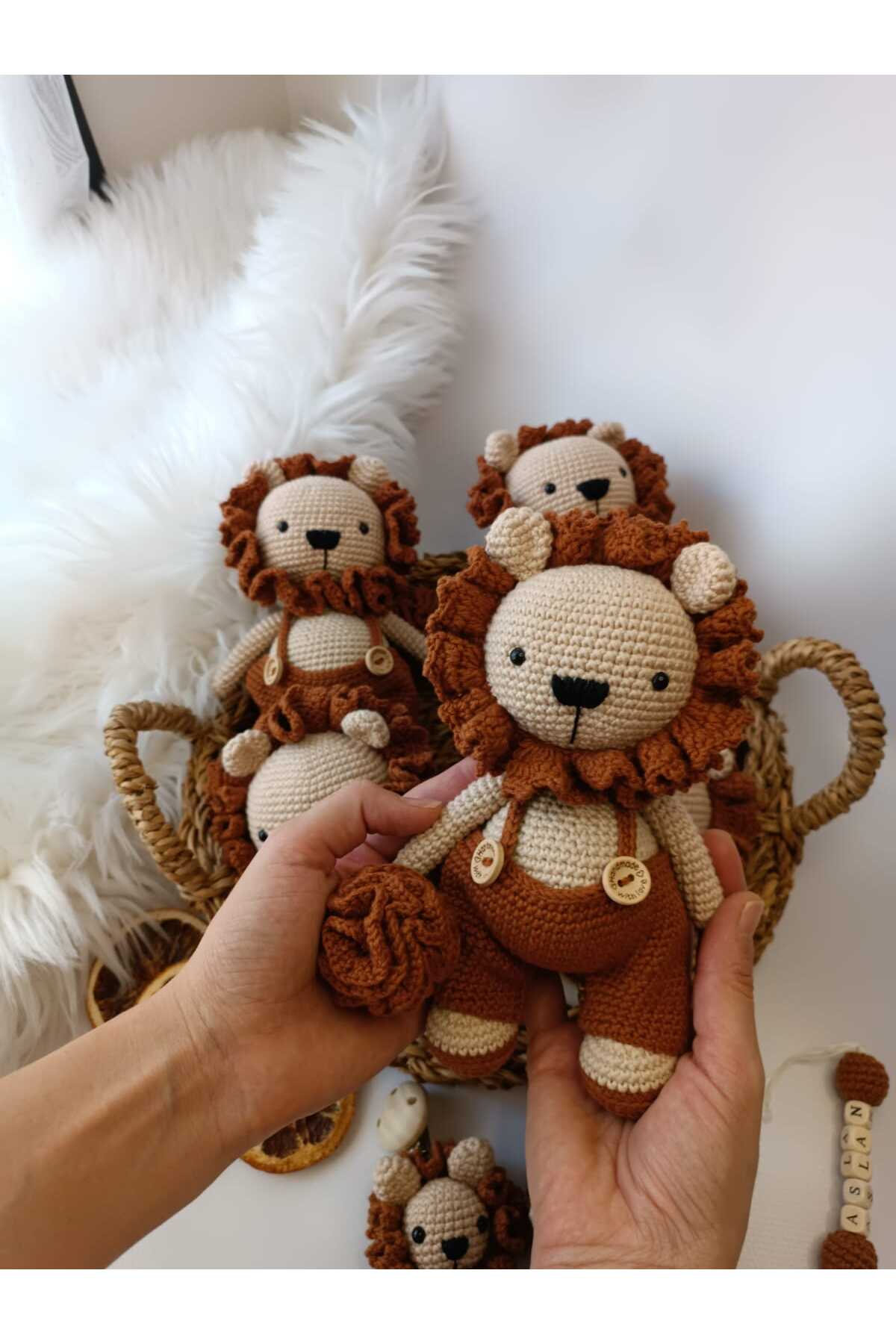 Masal Gurumi Amigurumi aslan uyku arkadaşı çıngırak diş kaşıyıcı yenidoğan bebek oyuncak seti fotoğrafı 2 (önizleme)
