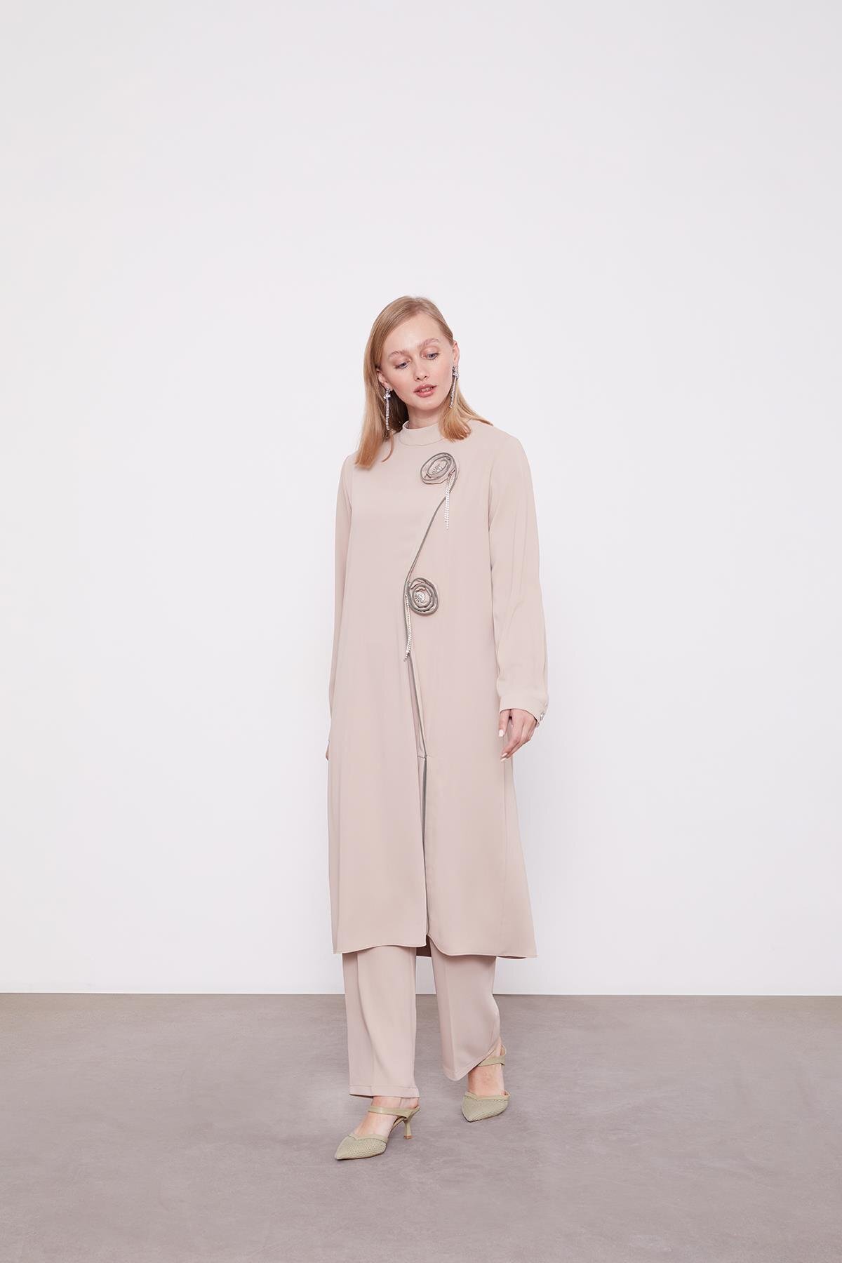 Levidor Dark Beige Rose Stone Detailed Tunic Set