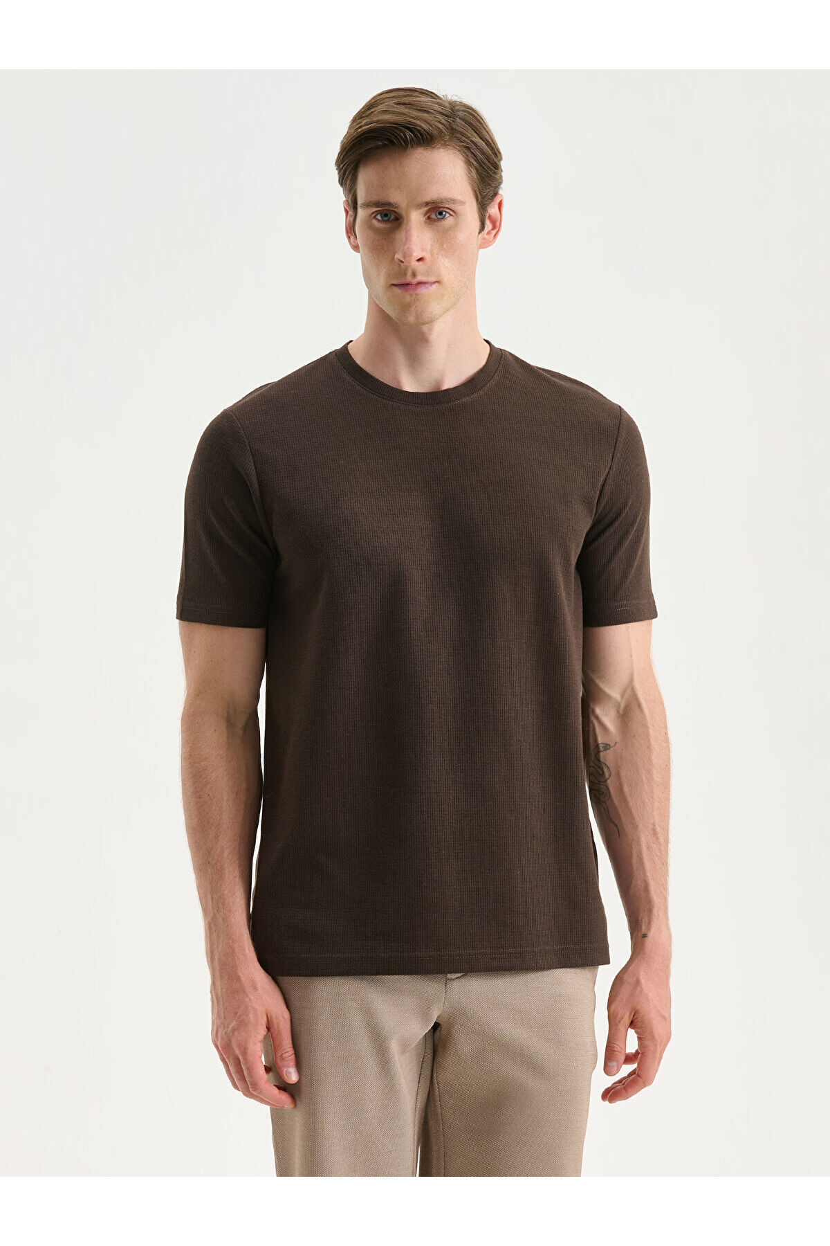 تیشرت ال سی وایکیکی W5JV12Z8-HMK