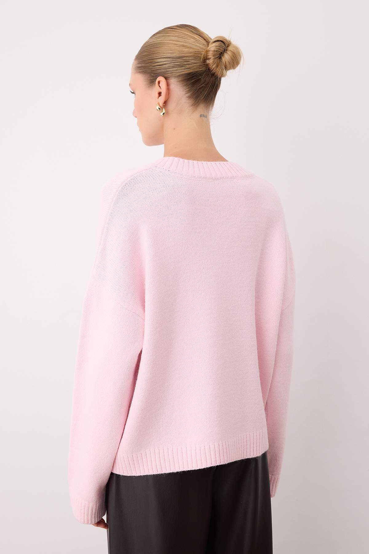 Trendyolmilla  Wardrobe Essentials Pembe Basic Geniş Kalıp Yumuşak Dokulu Triko Kazak | TWOAW26KZ00091 - Görsel 4