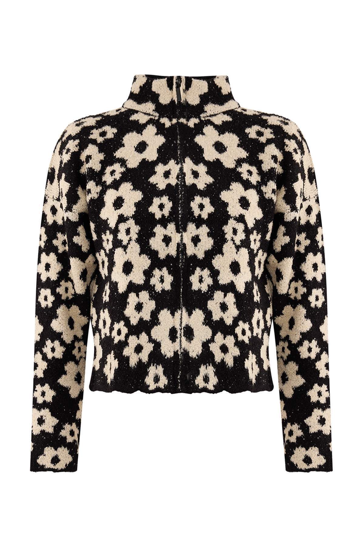 Trendyolmilla  Siyah Fermuarlı Yumuşak Dokulu Geniş Kalıp Ceket Görünümlü Triko Hırka TWOAW25HI00262 - Görsel 6