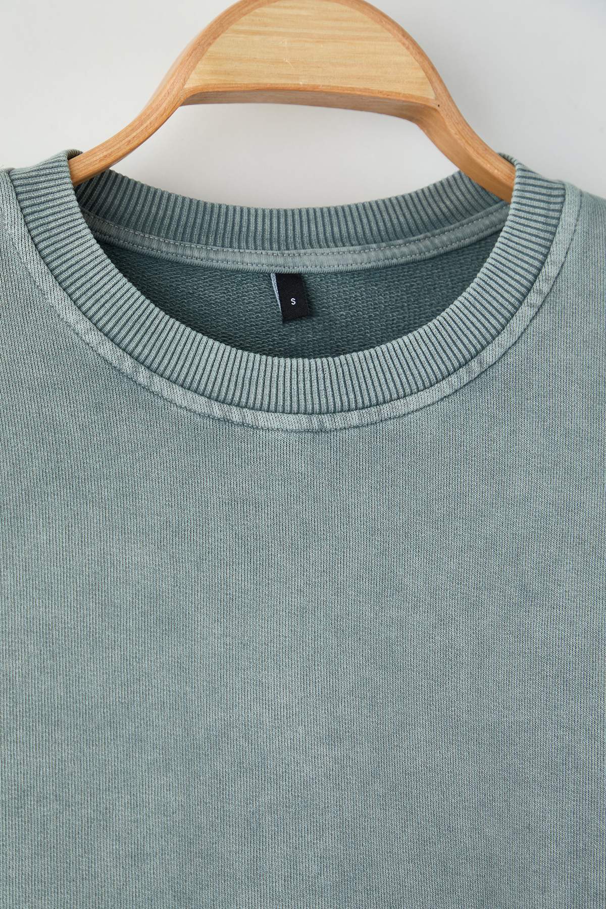 Trendyolmilla  Açık Mavi Yeni Oversize/Geniş Kesim Eskitme/Soluk Efekt Kalın Sweatshirt TMNAW26SW00022 - Görsel 6