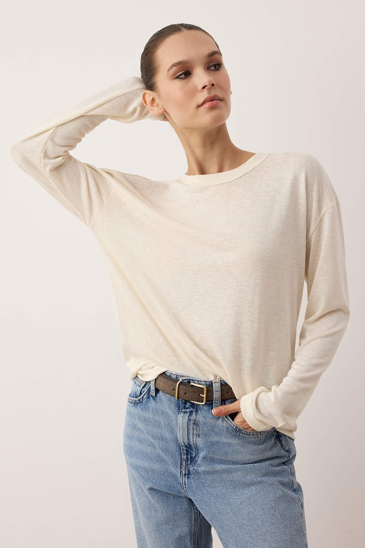 Trendyolmilla  Wardrobe Essentials – Ekru Bisiklet Yaka Örme T-shirt | TWOAW26TS00010 - Görsel 2