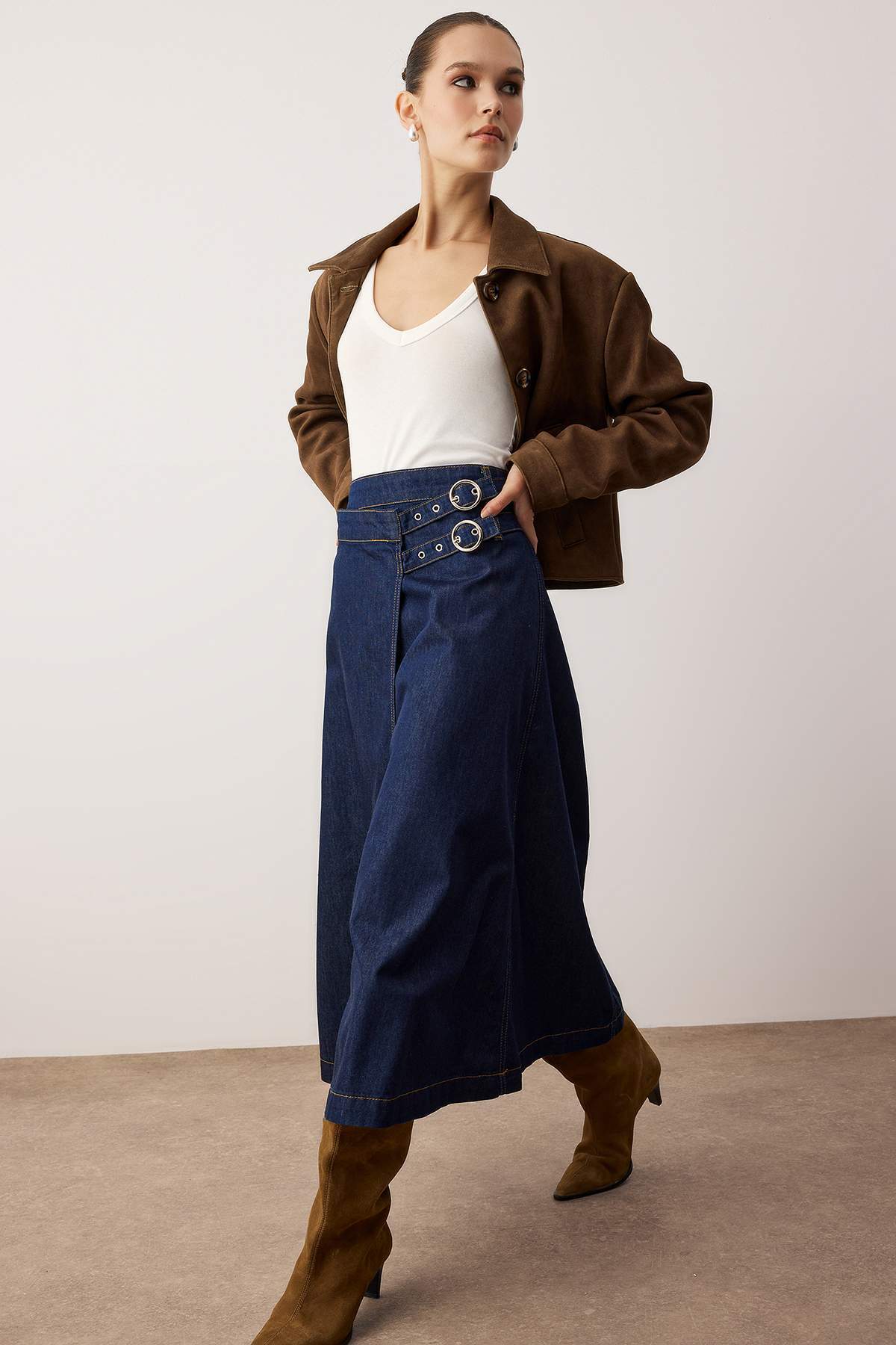 Trendyol Collection Тъмносиня двуредна дънкова пола с колан TWOAW26ET00120