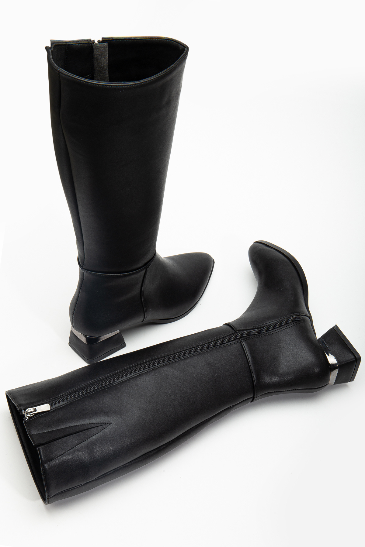 MEET Жіночі чорні чобітки на підборах