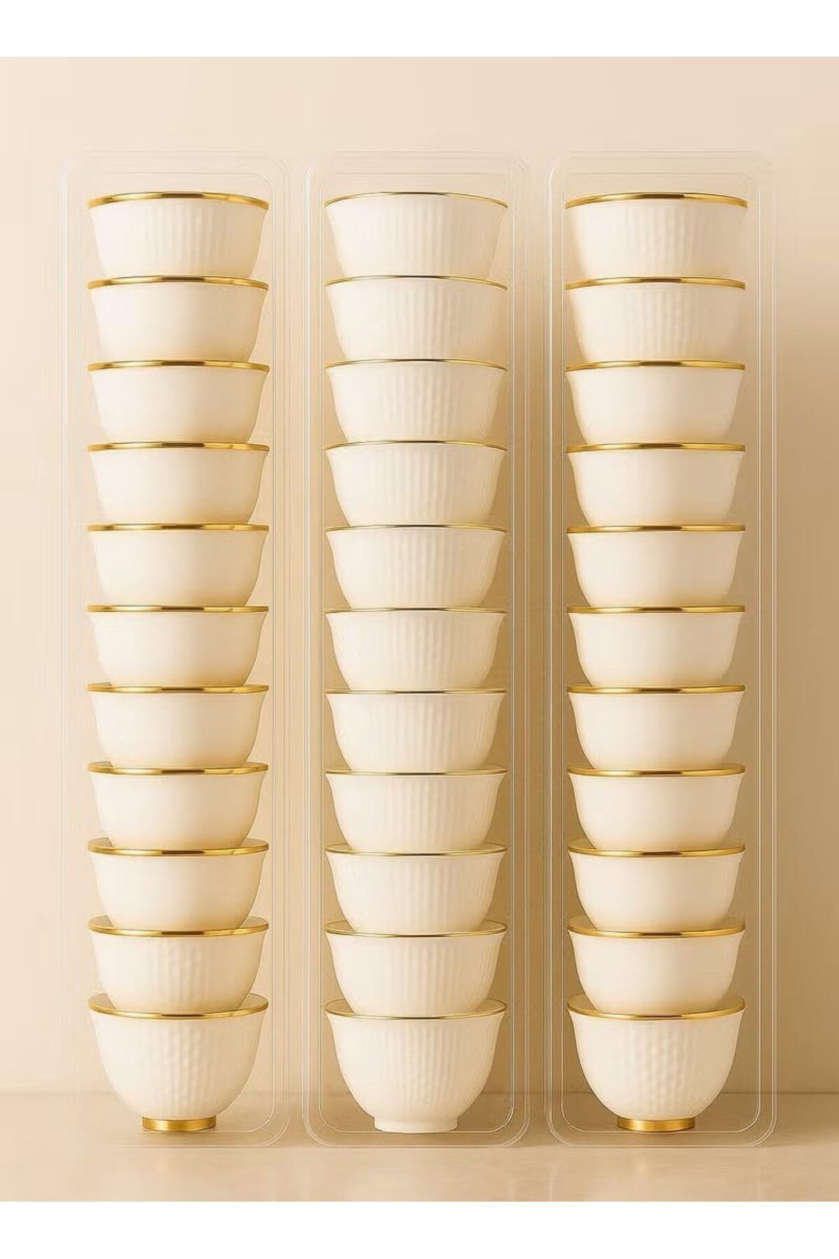 مجموعة من منظمين شفافين للأكواب والملاعق