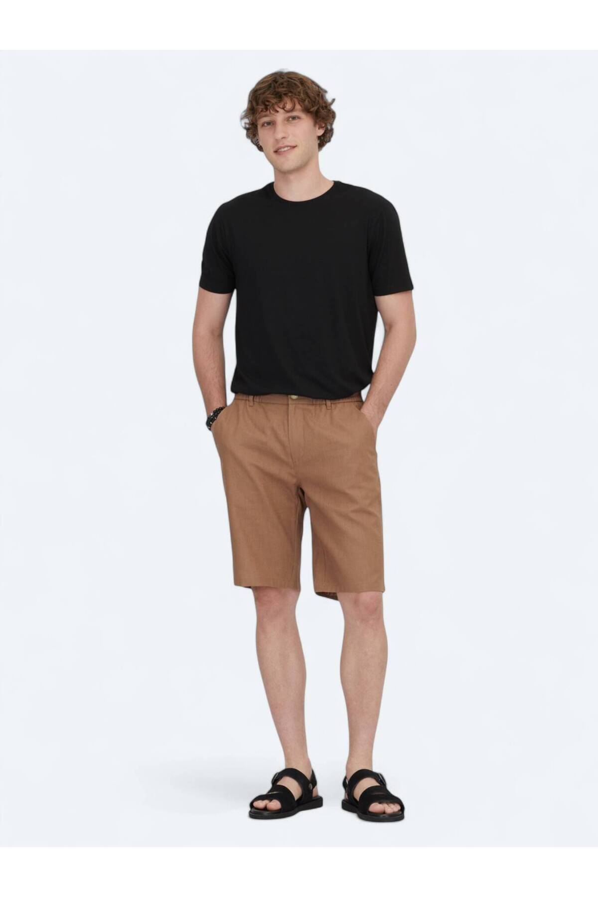 شلوارک برمودا طرح جوگینگ قهوه‌ای بافته شده، مناسب برای پیاده‌روی و استفاده روزمره، ترکیبی از پنبه و کتان Kip