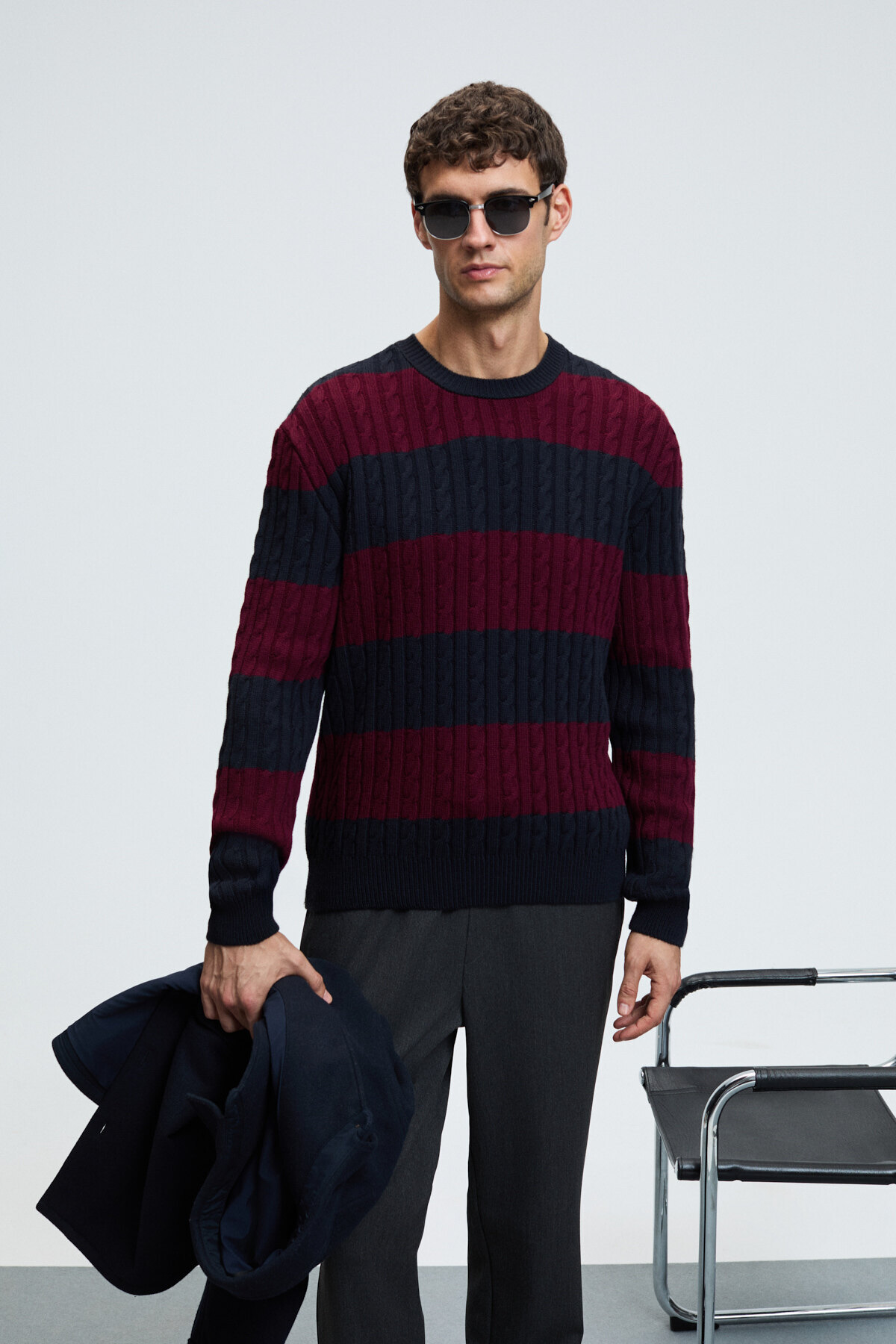 ژاکت بافتنی مردانه یقه گرد طرح دار BRAID سایز معمولی، سرمه ای-شرتی