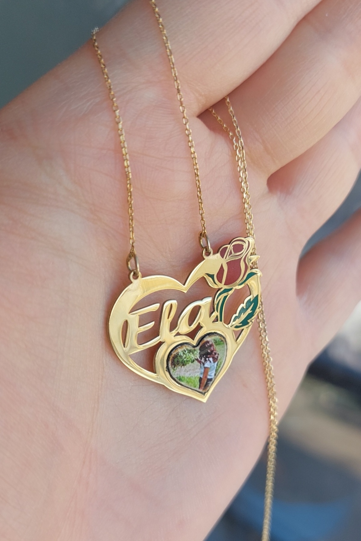 925 Ayar Gümüş 24 Ayar Altın Kaplama Resimli ve İsimli Kalpli Gül Kolye - 40 cm