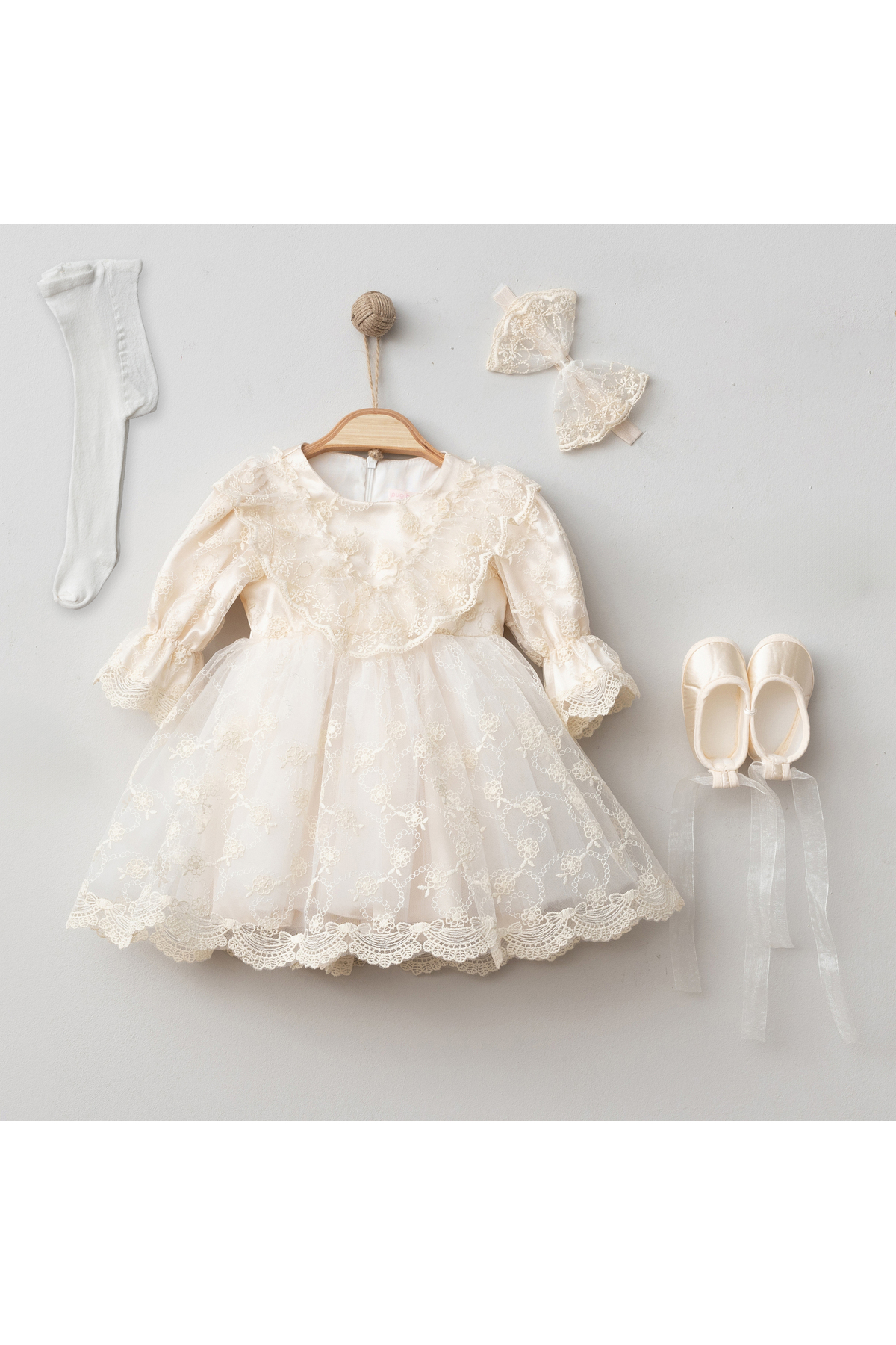 Mert Baby Sakura 4'lü Lüx Mevlüt Seti Dantelli %100 Pamuk Yenidoğan Özel Gün Kız Bebek fotoğrafı 4 (önizleme)