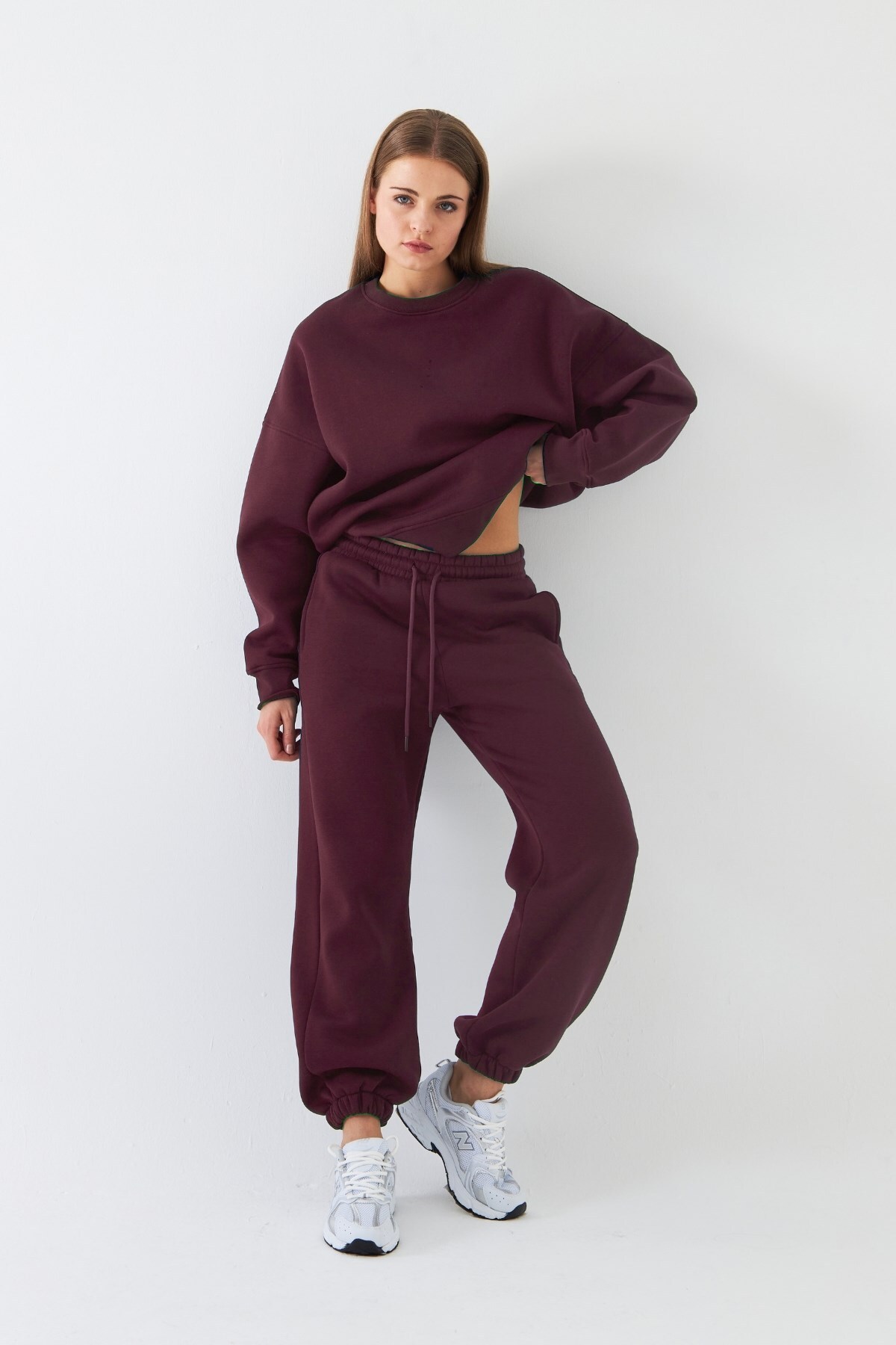 Unisex Oversize Eşofman Takımı Basic Bordo – Bisiklet Yaka, Lastikli Paça, 3 İplik Şardonlu Polar — زرشکی PRA-13127319-730712 — تصویر 6 از 8