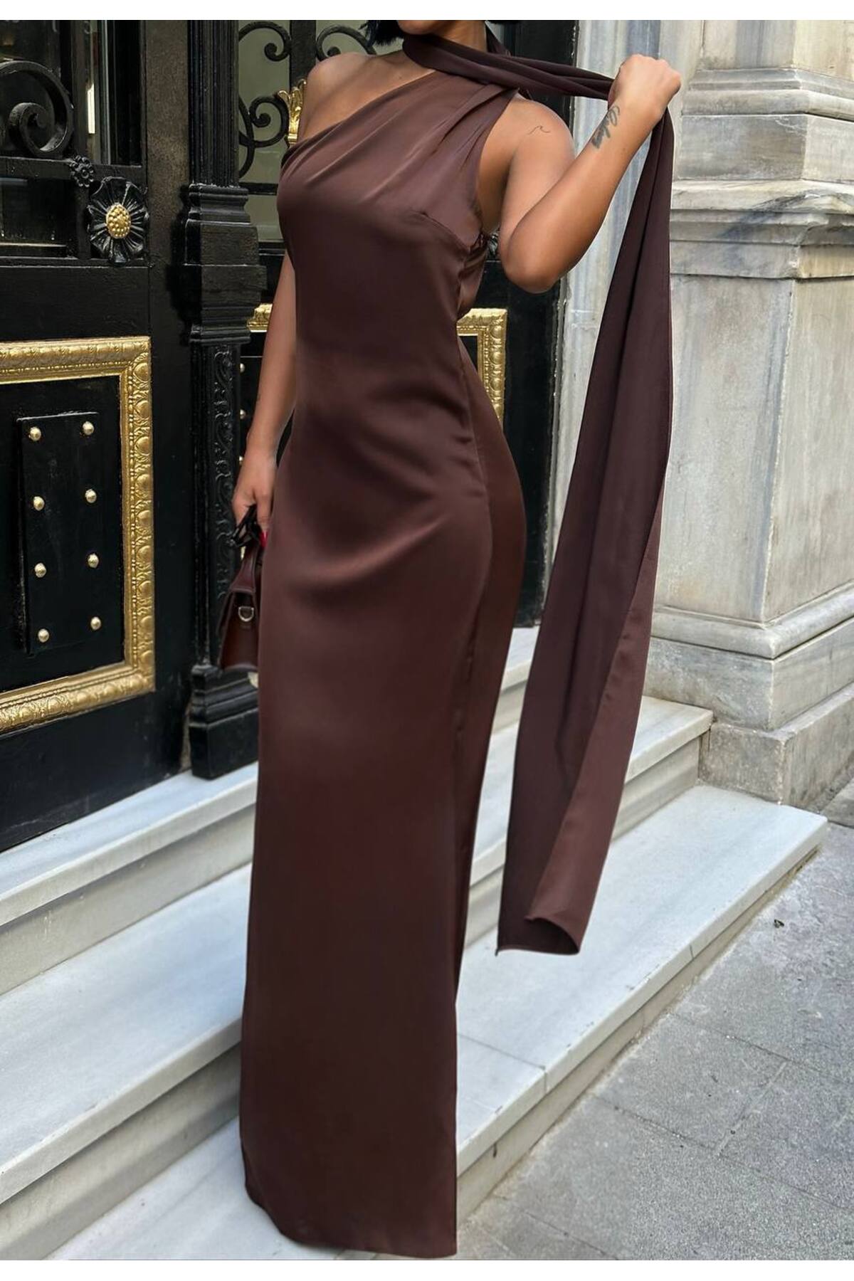 Bak'ap  Premium Trend Şık Fular Detaylı Saten Uzun Elbise - Görsel 5