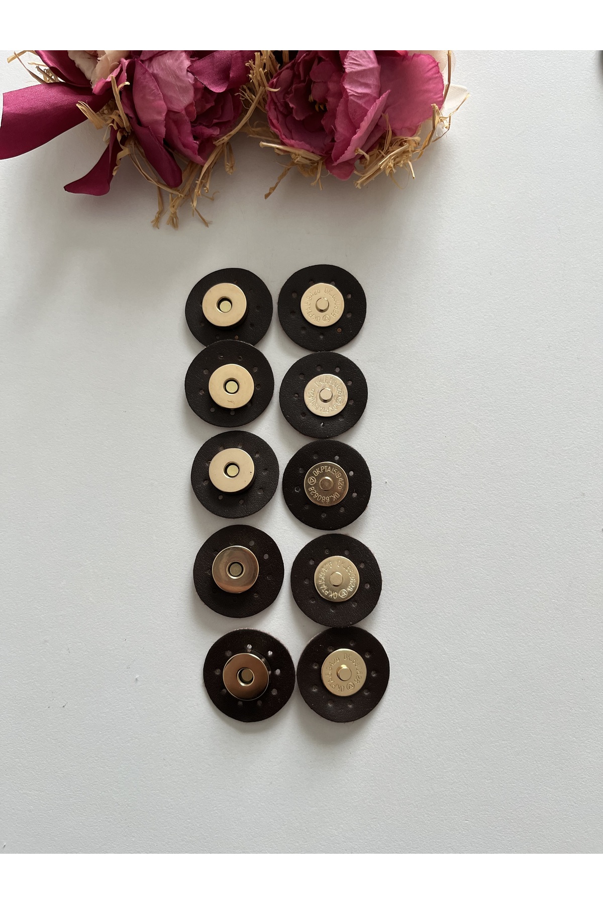 Quintuple Leather Magnet for Knitted Bags - Quintuple Snap - bitter brown color