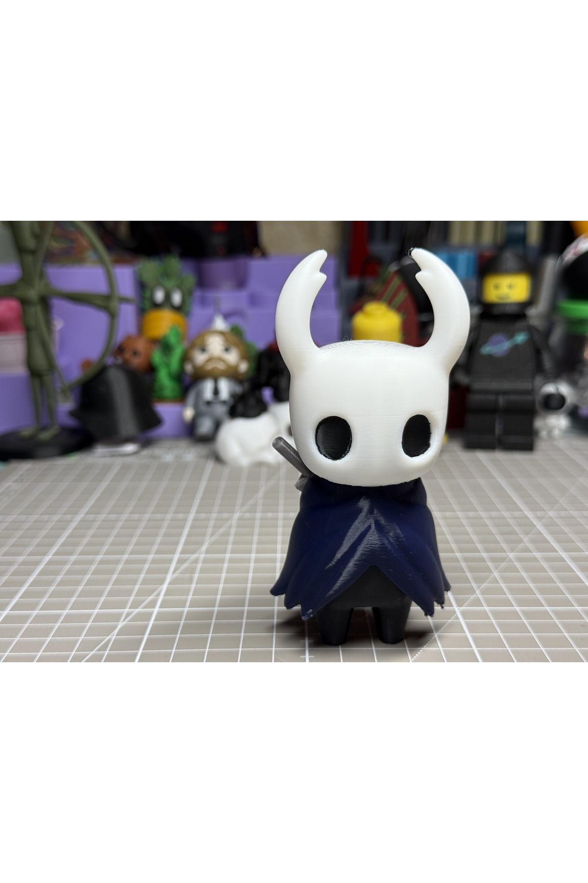 Hollow Knight Nail Taşıyıcısı Figürü – 3D Baskı Koleksiyon ve Dekoratif Biblo (13 cm)