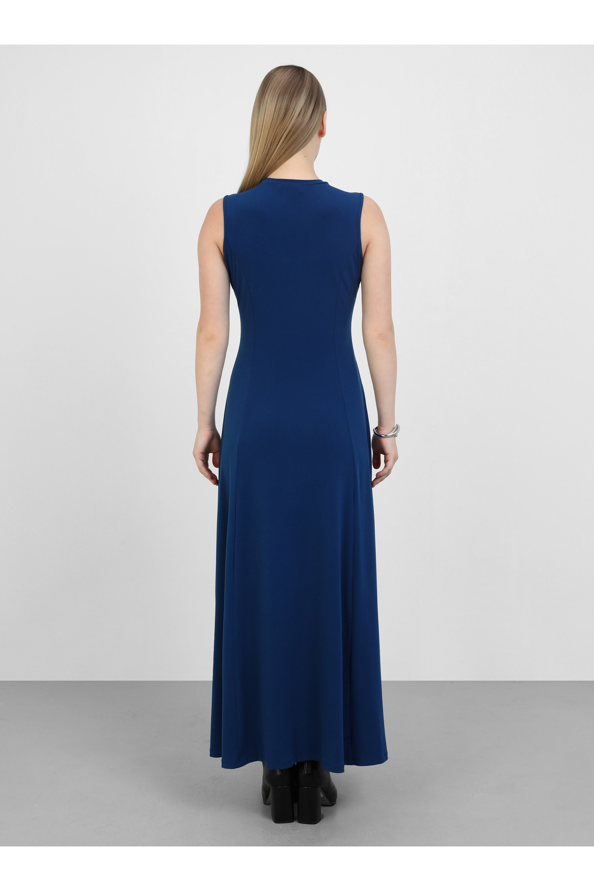 Refka  Sandy Kumaş Kuplu Kolsuz Tesettür Elbise - Lacivert - - Görsel 4