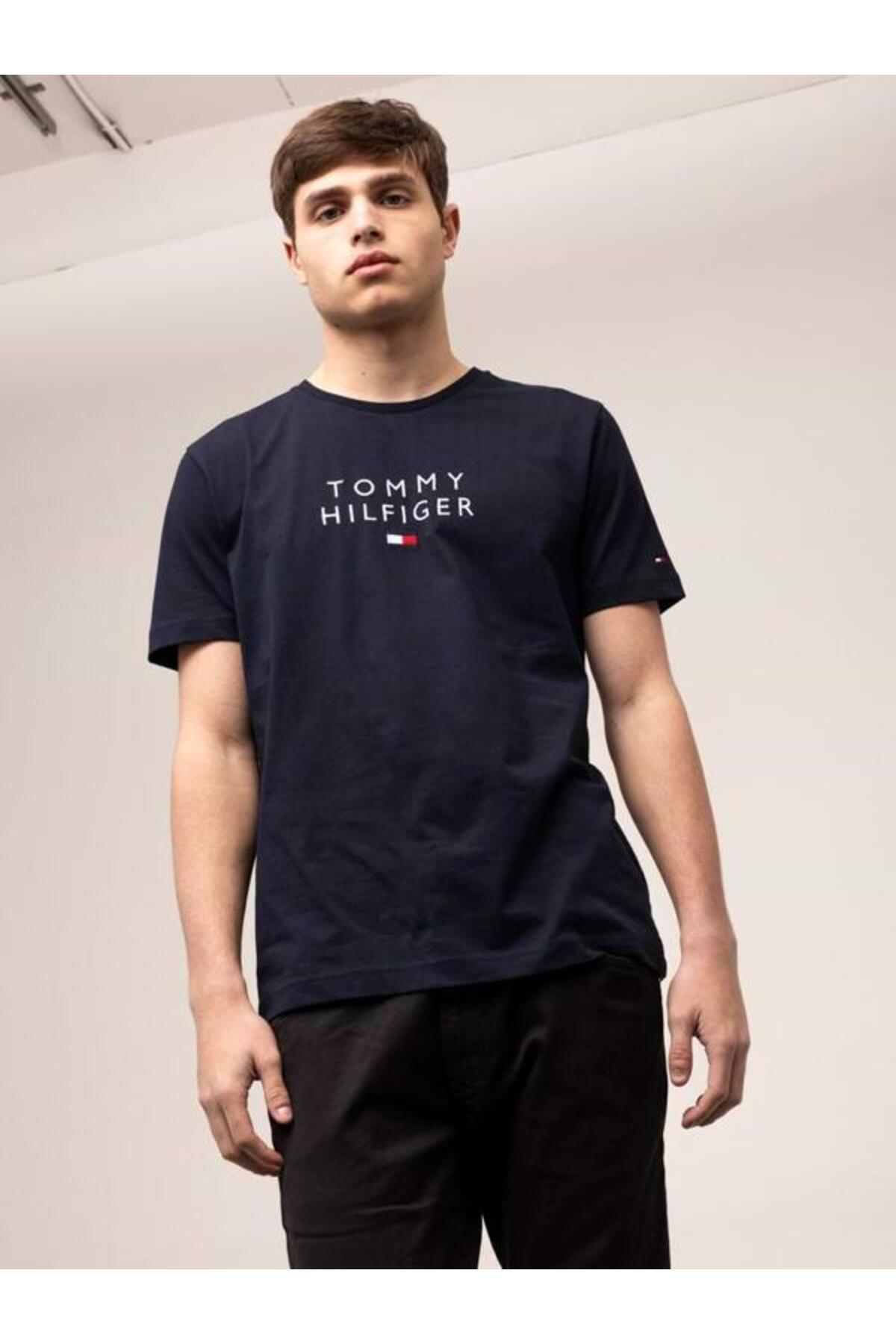 تامی هیلفیگر تی‌شرت مردانه طرح لوگو گلدوزی شده روی سینه از جنس پنبه ارگانیک سایز معمولی